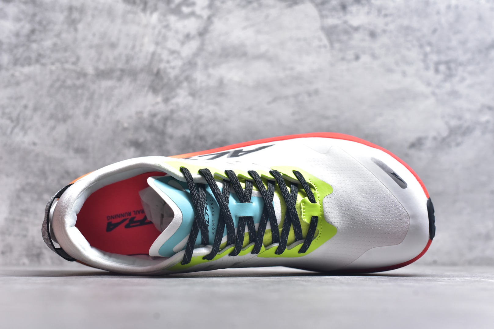 图片[4]-#Altra奥创 M OLYMPUS 6 缓震回弹轻量跑鞋减震透气跑鞋 美国专业跑鞋品牌，国内越野跑市场占有量前三 全掌碳板 高科技大底 采用MaxTrac™中底+Vibram®Megagrip外底，适合长距离越野跑。Altra标志性的FootShape™宽鞋头，适合宽脚或需要脚趾自然舒展的跑者。Vibram®大底提供超强抓地力，适应泥地、碎石、湿滑路面。GaiterTrap™鞋面设计，防止碎石进入。 尺码： 39-46-选品中心