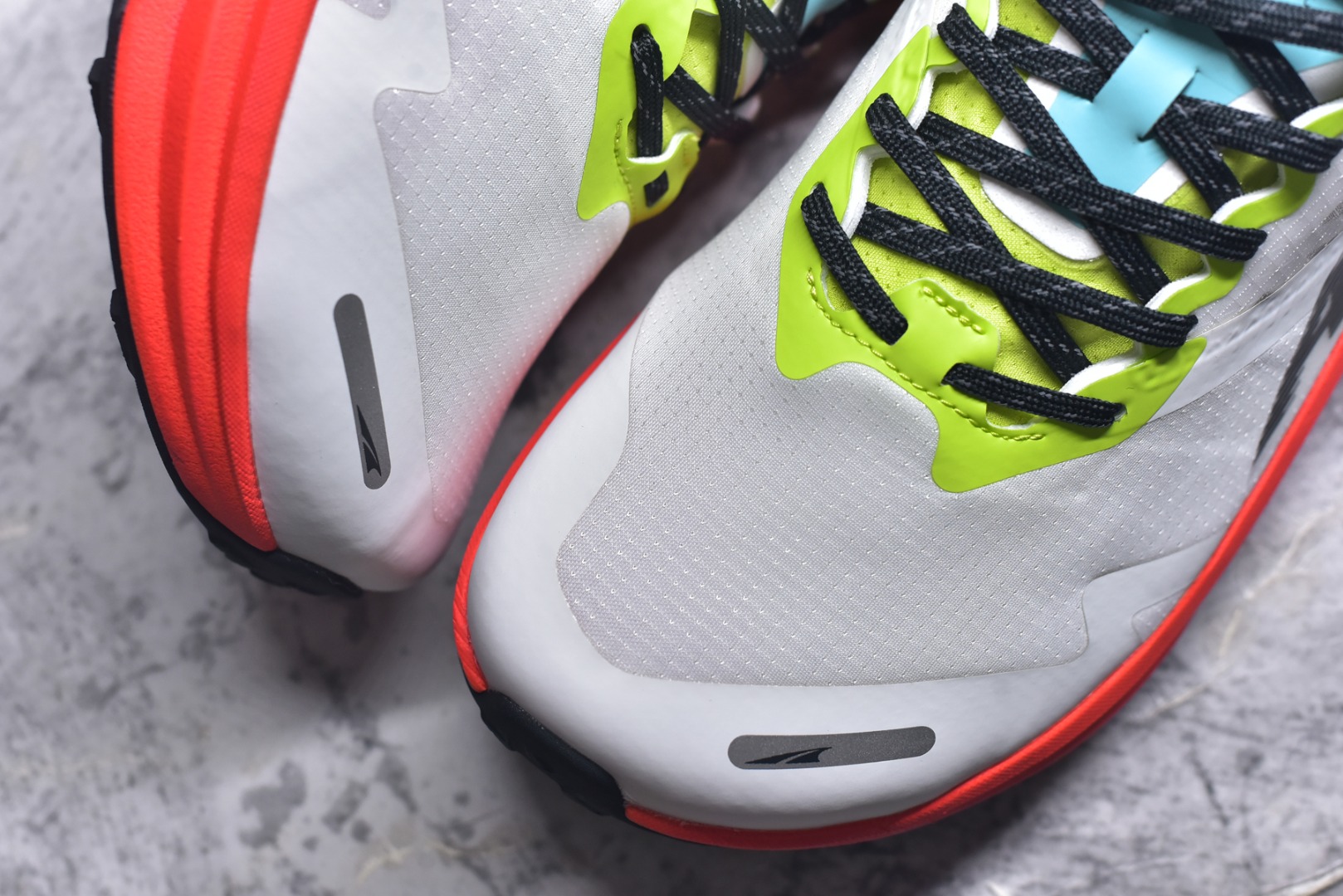 图片[8]-#Altra奥创 M OLYMPUS 6 缓震回弹轻量跑鞋减震透气跑鞋 美国专业跑鞋品牌，国内越野跑市场占有量前三 全掌碳板 高科技大底 采用MaxTrac™中底+Vibram®Megagrip外底，适合长距离越野跑。Altra标志性的FootShape™宽鞋头，适合宽脚或需要脚趾自然舒展的跑者。Vibram®大底提供超强抓地力，适应泥地、碎石、湿滑路面。GaiterTrap™鞋面设计，防止碎石进入。 尺码： 39-46-选品中心