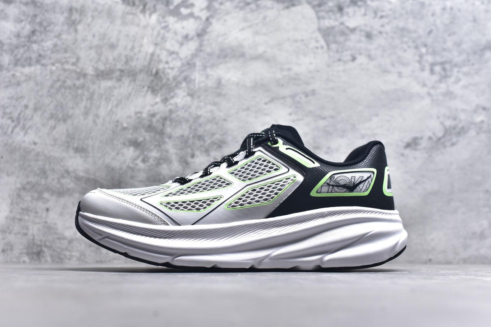 #HOKA ONE ONE CLIFTON ONE 9 黑白绿！货号：1155370-BWHT 尺码：36 36.5 37 38.5 39 40 40.5 41 42 42.5 43 44 44.5 45-选品中心