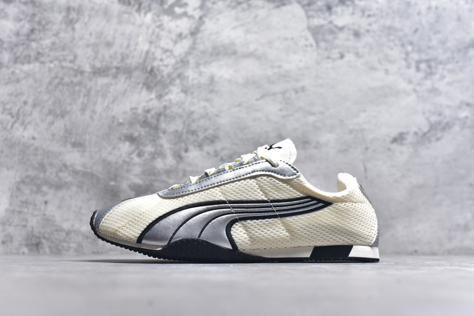 #Puma H-Street OG 彪马低帮生活休闲鞋 #原装档案原数据纸版楦型 采用原厂网面鞋身材质 正确二次成型成型工艺 货号：403692-05 尺码：36 37 37.5 38 38.5 39 40 40.5 41 42 42.5 43 44 44.5 45-选品中心