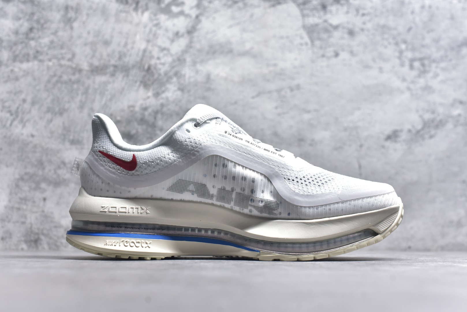 图片[3]-#NK Pegasus Premium 飞马全掌气垫跑步运动鞋 IH7347-111 气垫的究极进化 NIKE 2025S 新王炸 • 在特有Air科技加持下，耐克带来全新Pegasus Premium。这款跑鞋在传承耐克飞马（Pegasus）系列标志性的缓震功能的同时，将首次搭载耐克的塑型可视化Air Zoom气垫单元。• 塑型Air Zoom气垫单元贴合脚部的自然轮廓，帮助跑者在从后跟到脚趾的过渡中能够有效传递力量，带来一种前所未有的轻盈、顺畅回馈体验。中底采用ZoomX泡绵，后跟则使用ReactX泡绵，为跑者提供稳定流畅的推进感。• 塑型可视化Air Zoom气垫单元和精心配置的泡绵组合，让Pegasus Premium成为耐克飞马系列中颇具能量回馈的鞋款。• 全新Pegasus Premium不仅展示了耐克势头强劲的创新周期，证明了其特有的Air科技的强大实力，更体现了耐克倾听和服务运动员的能力。尺码：36 36.5 37.5 38 38.5 39 40 40.5 41 42 42.5 43 44 44.5 45-选品中心