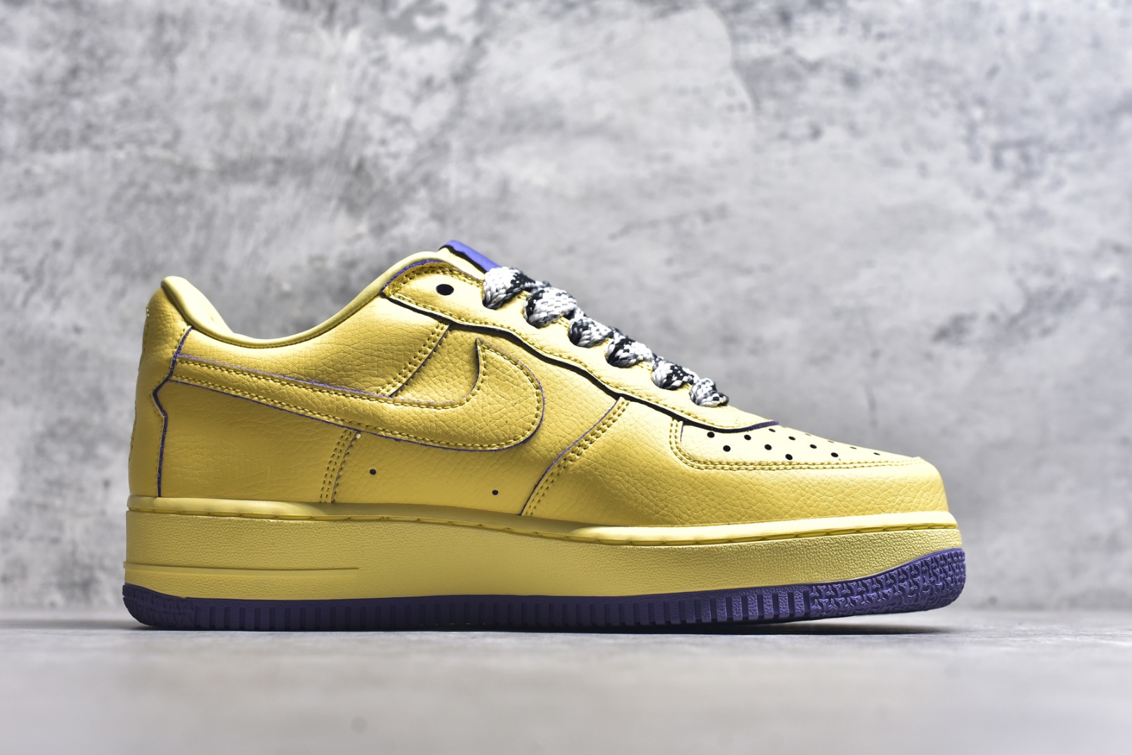 P200全新P版Nike Air Force 1'07 Low 科比 空军一号低帮休闲板鞋 HV9408-700