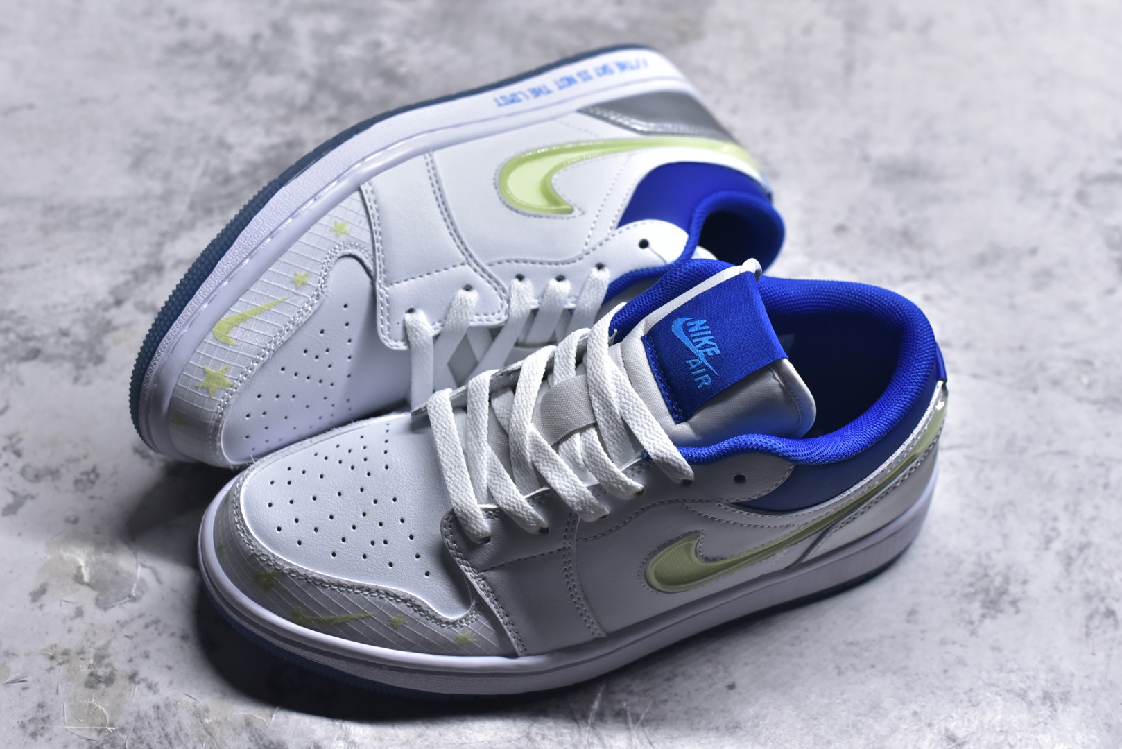 图片[7]-#Air Jordan AJ1 Low 低帮 HJ9955-100 全新流水线出品 DT版本唯一平替选择 市场第二梯队最强版 全部原鞋开发 原楦原纸板开发 全鞋电脑针车 原厂内置全掌气垫 原盒内在原标 唯一Zp原版鞋带绑法 免检产品 全新2022版型 全头层皮料 完美零毛边处理 原厂配置全掌气垫 价格定位良心 几十个配色陆续出货 实拍调校N版已经零色差零失真 百分百还原实物色彩所见即所得 不存在货不对板色差等低级问题 选购参考实物拍摄 不混卖不参货 只用心做好货严格选品 承诺混一赔十 尺码：36 36.5 37.5 38 38.5 39 40 40.5 41 42 42.5 43 44 44.5 45-选品中心