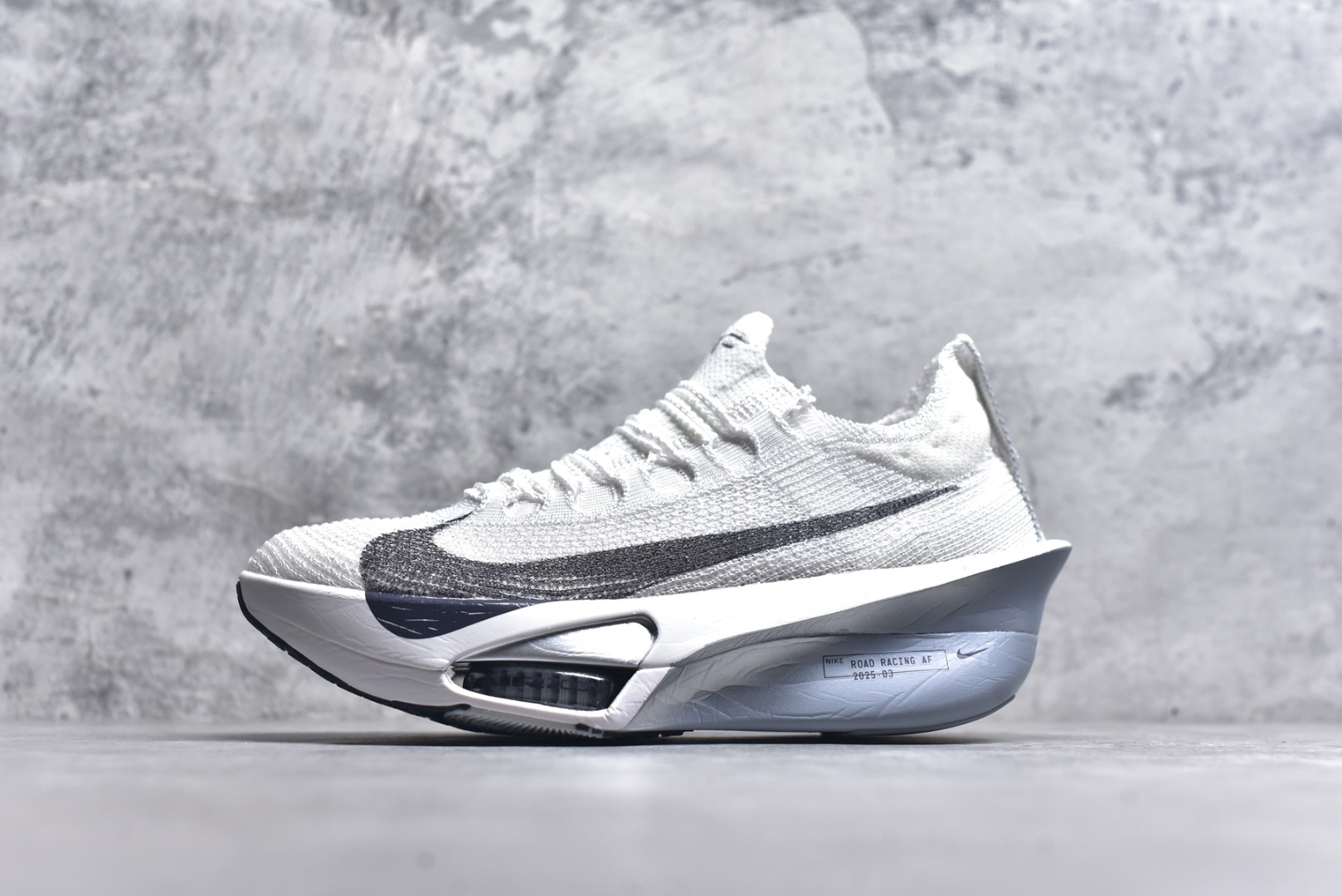 #Nike Zoom VaporFly Next% 3 \