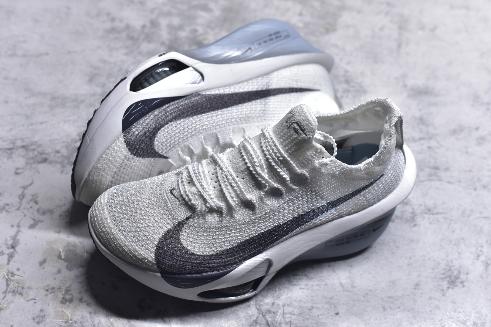 图片[7]-#Nike Zoom VaporFly Next% 3 \”Prototype\” 全新超级马拉松跑鞋 FD8315-102 #鞋款搭载两个Airzoom缓震配置，全掌型碳纤维板，缔造出色推进感；中底ZoomX 泡绵从后跟延伸至鞋头，超强回弹性 尺码：36 36.5 37.5 38 38.5 39 40 40.5 41 42 42.5 43 44 44.5 45 46-选品中心