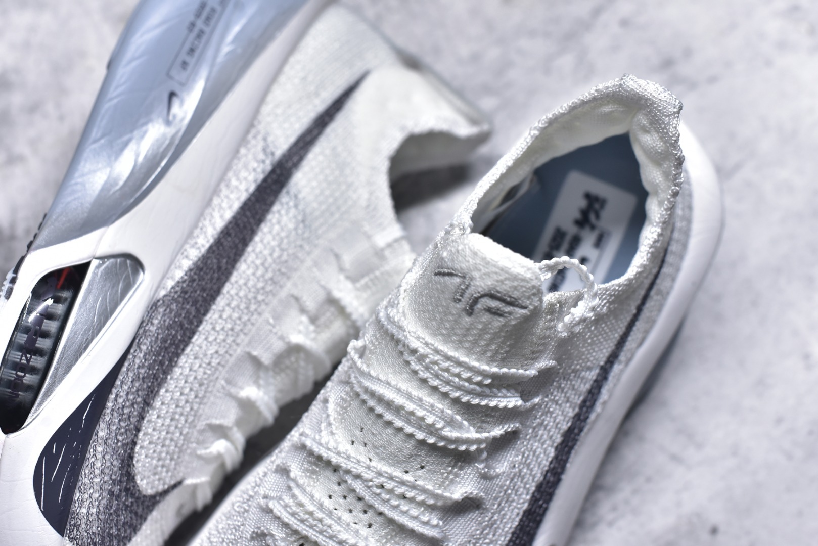 图片[9]-#Nike Zoom VaporFly Next% 3 \”Prototype\” 全新超级马拉松跑鞋 FD8315-102 #鞋款搭载两个Airzoom缓震配置，全掌型碳纤维板，缔造出色推进感；中底ZoomX 泡绵从后跟延伸至鞋头，超强回弹性 尺码：36 36.5 37.5 38 38.5 39 40 40.5 41 42 42.5 43 44 44.5 45 46-选品中心