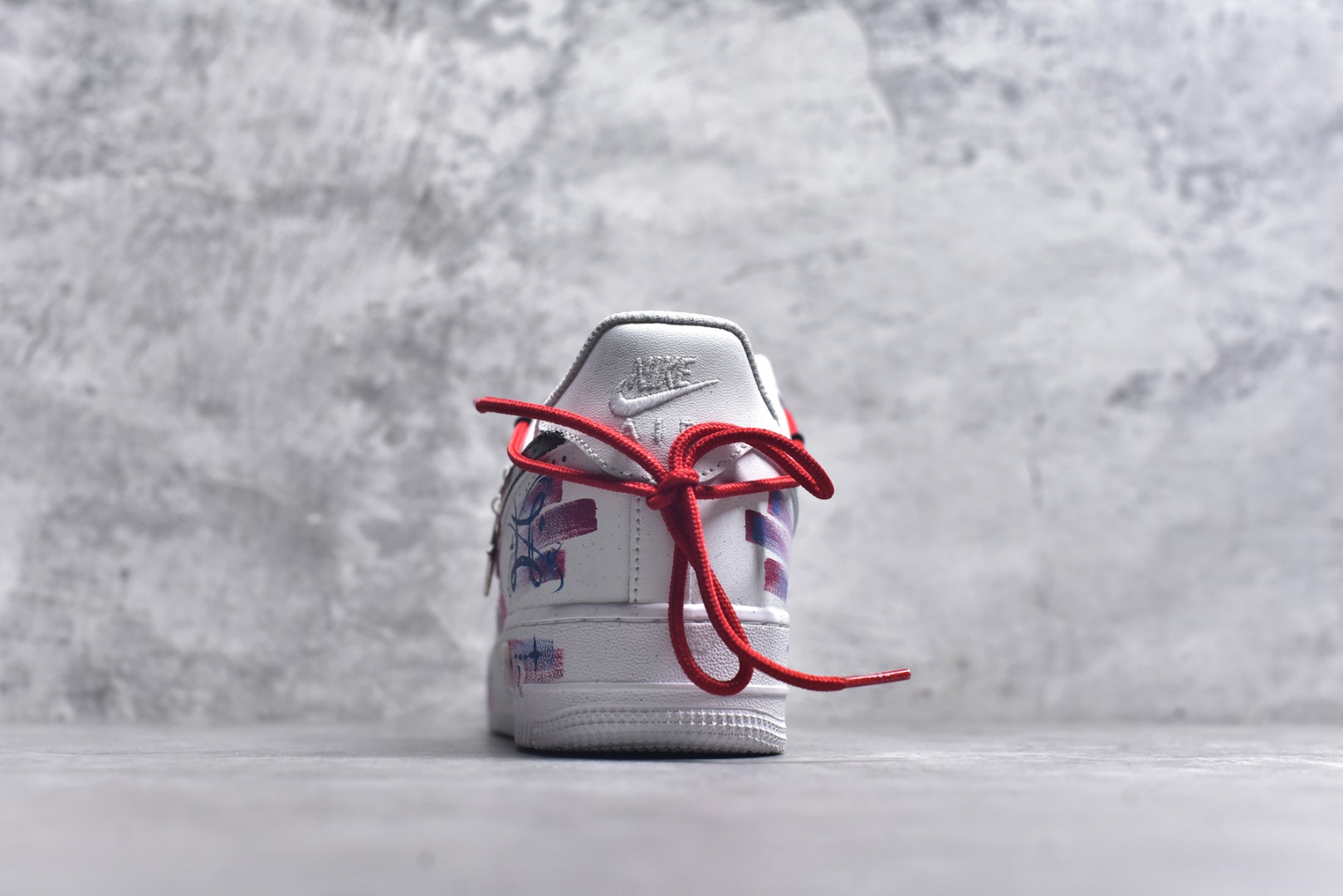 图片[5]-#Nike Air Force 1\’07 Low \”Gemini\” 手绘涂鸦十二星座系列 双子座 空军一号低帮休闲板鞋 521-621 #配色以星空为底色，搭配灵动线条与元素，将双子座的灵动、多元与对浩瀚世界的好奇感，巧妙地通过手绘呈现 尺码：36 36.5 37.5 38 38.5 39 40 40.5 41 42 42.5 43 44 44.5 45 9.D4-选品中心