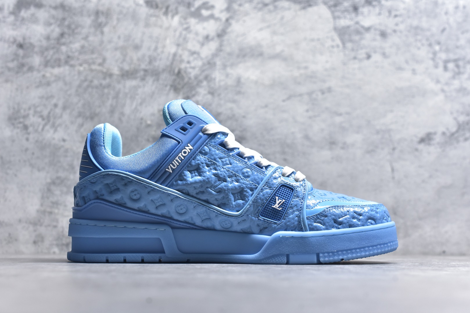 图片[3]-#AM-甄选 碾压市场7××版本 独家𝑻𝒓𝒂𝒊𝒏𝒆𝒓 现货入库💪🏻 救市品质 走量拉新神器 独家高定版最强平替 价格优势碾压市场 救市批次 高端零售 外贸专供 原版购入开发 正确空胶工艺 ZP级全套包装 完美楦型 正确卡色 大底TPU 质感媲美原版 细节与原版一致 注意区分市面通货 比肩高定 尺码：35-46-选品中心