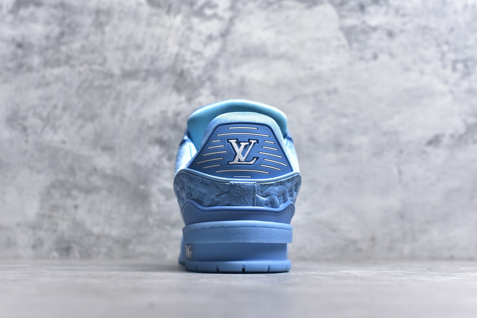 图片[5]-#AM-甄选 碾压市场7××版本 独家𝑻𝒓𝒂𝒊𝒏𝒆𝒓 现货入库💪🏻 救市品质 走量拉新神器 独家高定版最强平替 价格优势碾压市场 救市批次 高端零售 外贸专供 原版购入开发 正确空胶工艺 ZP级全套包装 完美楦型 正确卡色 大底TPU 质感媲美原版 细节与原版一致 注意区分市面通货 比肩高定 尺码：35-46-选品中心