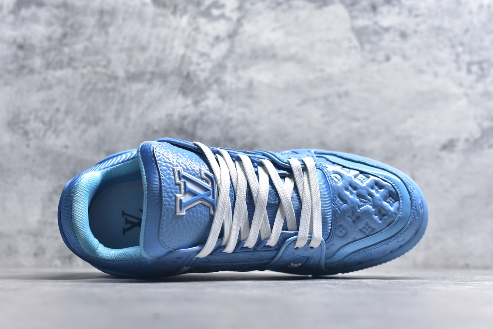 图片[4]-#AM-甄选 碾压市场7××版本 独家𝑻𝒓𝒂𝒊𝒏𝒆𝒓 现货入库💪🏻 救市品质 走量拉新神器 独家高定版最强平替 价格优势碾压市场 救市批次 高端零售 外贸专供 原版购入开发 正确空胶工艺 ZP级全套包装 完美楦型 正确卡色 大底TPU 质感媲美原版 细节与原版一致 注意区分市面通货 比肩高定 尺码：35-46-选品中心