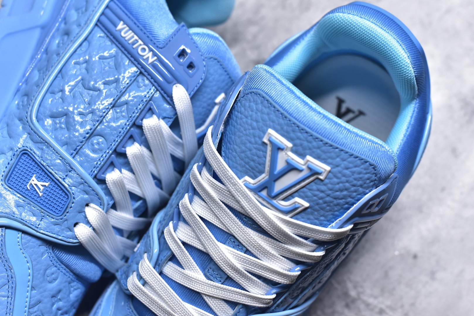 图片[9]-#AM-甄选 碾压市场7××版本 独家𝑻𝒓𝒂𝒊𝒏𝒆𝒓 现货入库💪🏻 救市品质 走量拉新神器 独家高定版最强平替 价格优势碾压市场 救市批次 高端零售 外贸专供 原版购入开发 正确空胶工艺 ZP级全套包装 完美楦型 正确卡色 大底TPU 质感媲美原版 细节与原版一致 注意区分市面通货 比肩高定 尺码：35-46-选品中心