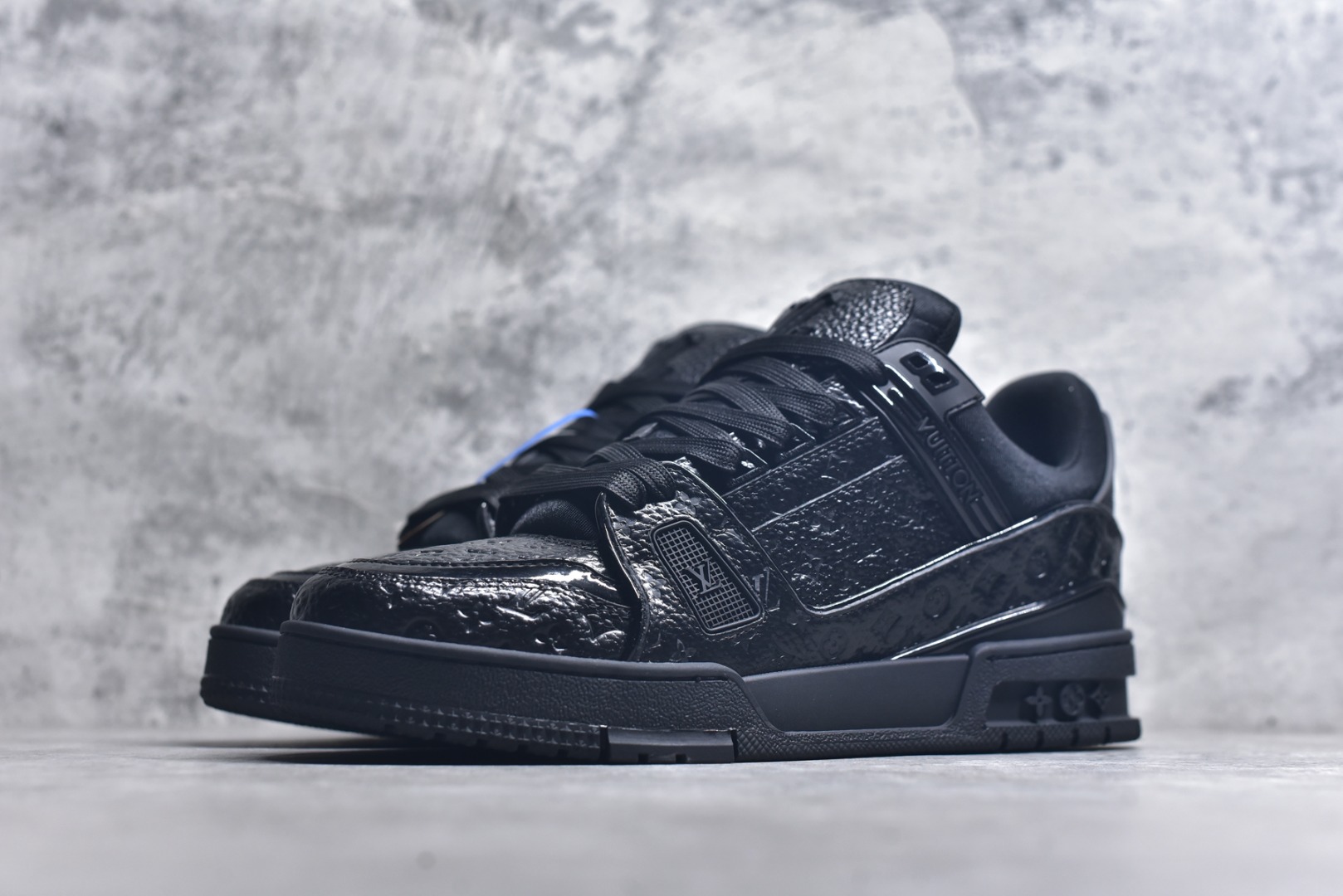 图片[2]-#AM-甄选 碾压市场7××版本 独家𝑻𝒓𝒂𝒊𝒏𝒆𝒓 现货入库💪🏻 救市品质 走量拉新神器 独家高定版最强平替 价格优势碾压市场 救市批次 高端零售 外贸专供 原版购入开发 正确空胶工艺 ZP级全套包装 完美楦型 正确卡色 大底TPU 质感媲美原版 细节与原版一致 注意区分市面通货 比肩高定 尺码：35-46-选品中心