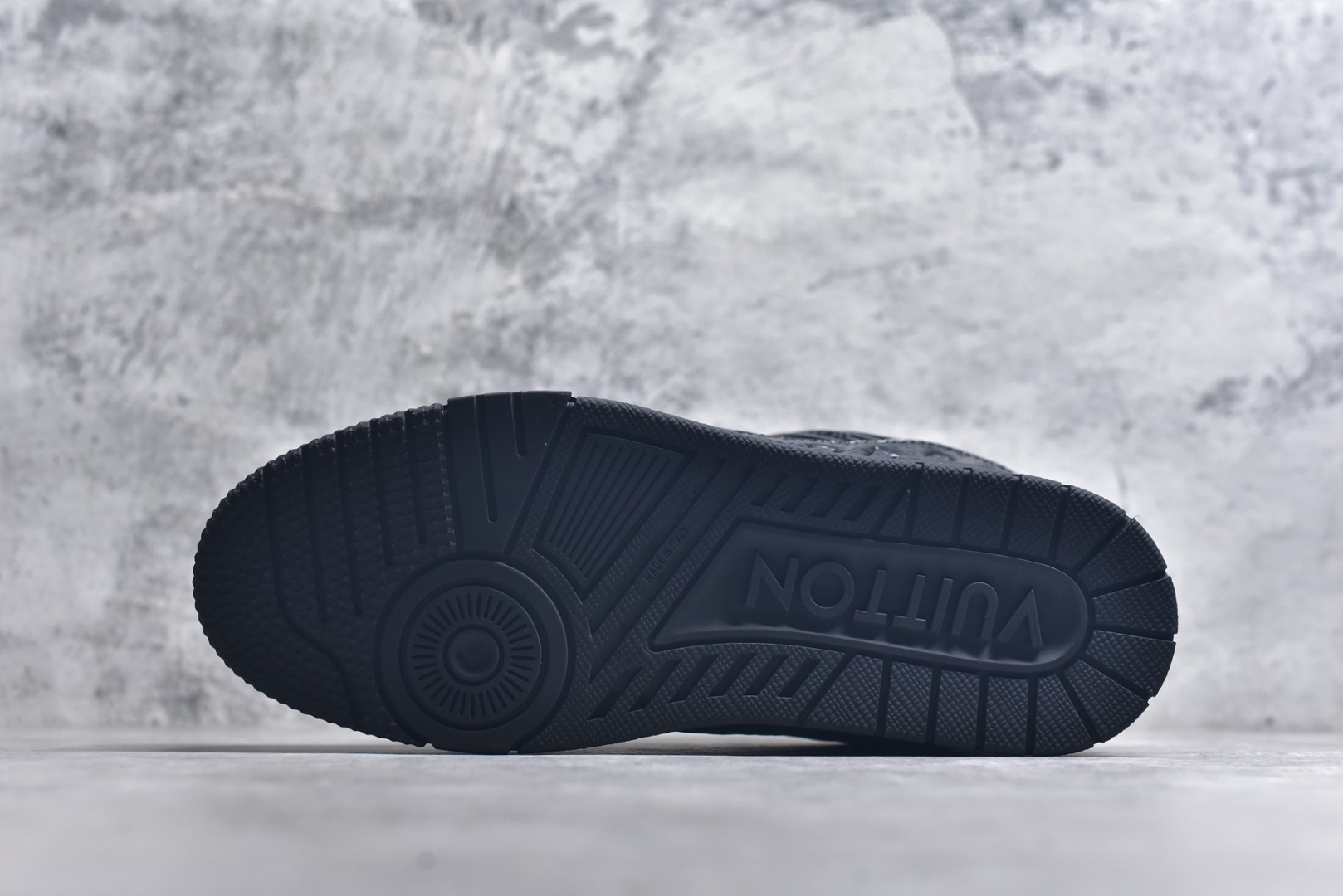 图片[6]-#AM-甄选 碾压市场7××版本 独家𝑻𝒓𝒂𝒊𝒏𝒆𝒓 现货入库💪🏻 救市品质 走量拉新神器 独家高定版最强平替 价格优势碾压市场 救市批次 高端零售 外贸专供 原版购入开发 正确空胶工艺 ZP级全套包装 完美楦型 正确卡色 大底TPU 质感媲美原版 细节与原版一致 注意区分市面通货 比肩高定 尺码：35-46-选品中心