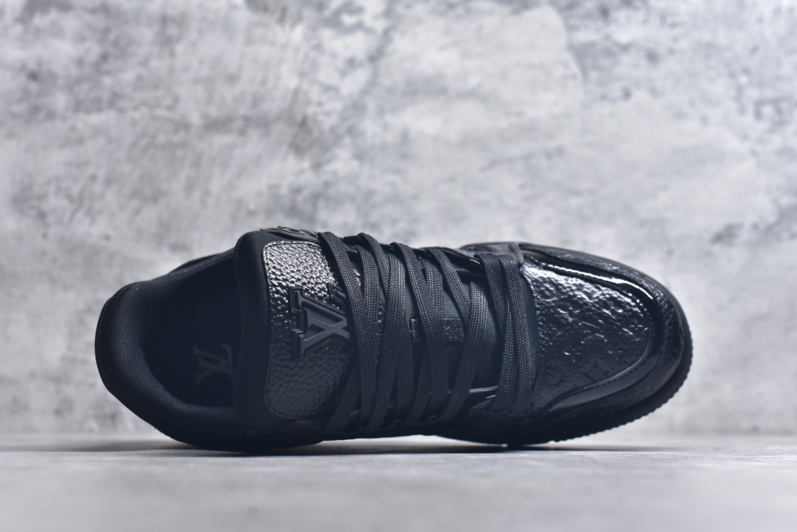 图片[4]-#AM-甄选 碾压市场7××版本 独家𝑻𝒓𝒂𝒊𝒏𝒆𝒓 现货入库💪🏻 救市品质 走量拉新神器 独家高定版最强平替 价格优势碾压市场 救市批次 高端零售 外贸专供 原版购入开发 正确空胶工艺 ZP级全套包装 完美楦型 正确卡色 大底TPU 质感媲美原版 细节与原版一致 注意区分市面通货 比肩高定 尺码：35-46-选品中心