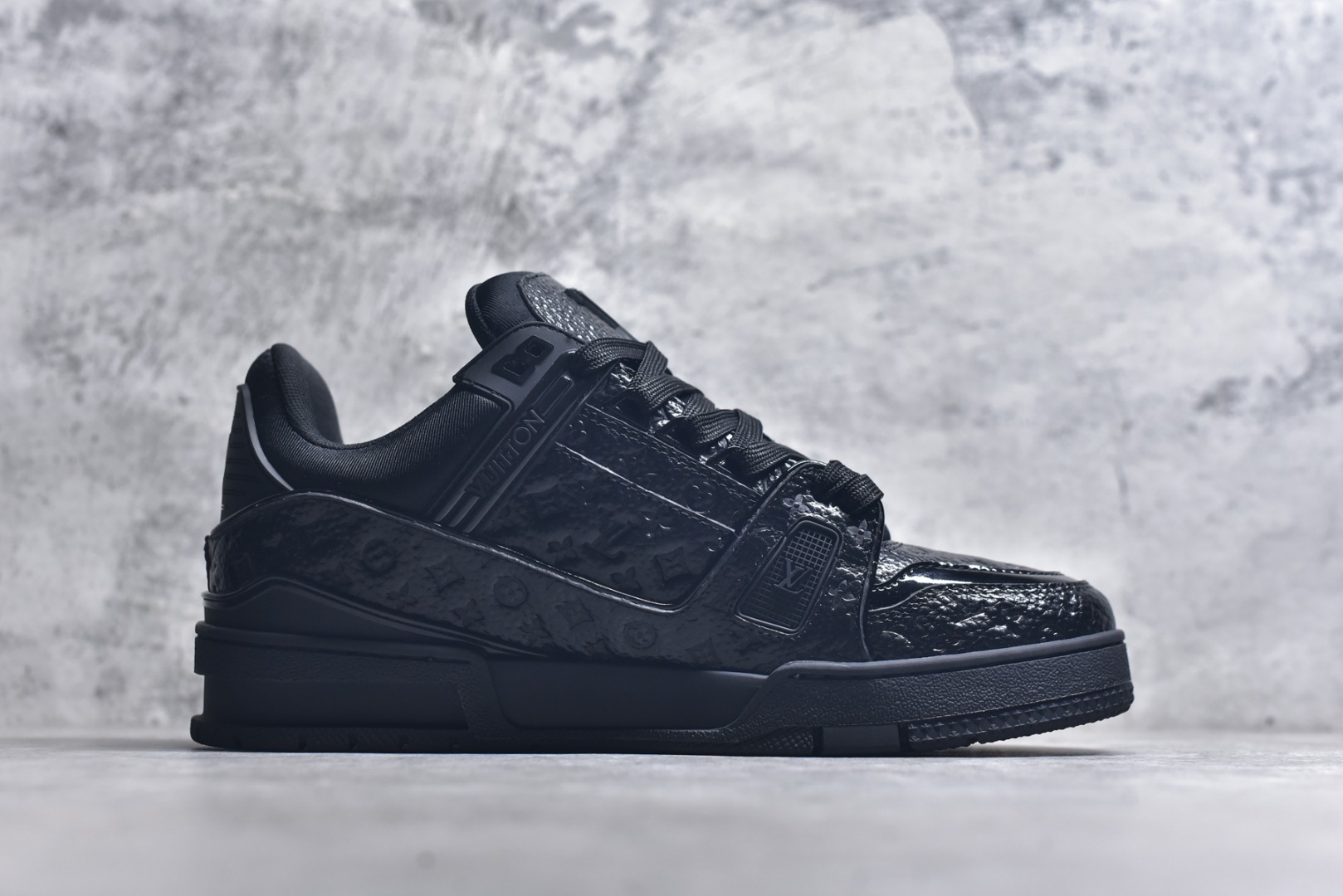 图片[3]-#AM-甄选 碾压市场7××版本 独家𝑻𝒓𝒂𝒊𝒏𝒆𝒓 现货入库💪🏻 救市品质 走量拉新神器 独家高定版最强平替 价格优势碾压市场 救市批次 高端零售 外贸专供 原版购入开发 正确空胶工艺 ZP级全套包装 完美楦型 正确卡色 大底TPU 质感媲美原版 细节与原版一致 注意区分市面通货 比肩高定 尺码：35-46-选品中心