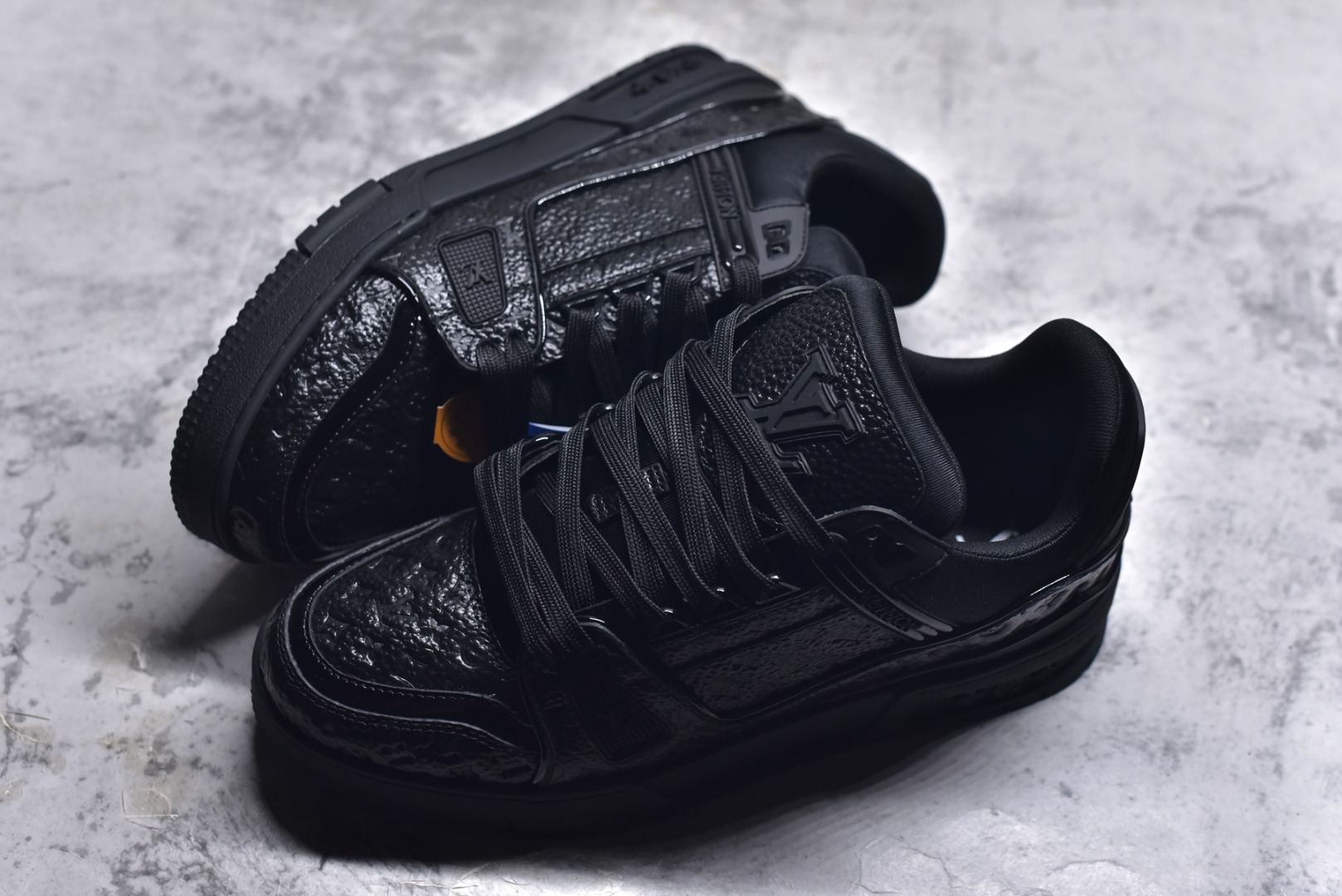 图片[7]-#AM-甄选 碾压市场7××版本 独家𝑻𝒓𝒂𝒊𝒏𝒆𝒓 现货入库💪🏻 救市品质 走量拉新神器 独家高定版最强平替 价格优势碾压市场 救市批次 高端零售 外贸专供 原版购入开发 正确空胶工艺 ZP级全套包装 完美楦型 正确卡色 大底TPU 质感媲美原版 细节与原版一致 注意区分市面通货 比肩高定 尺码：35-46-选品中心