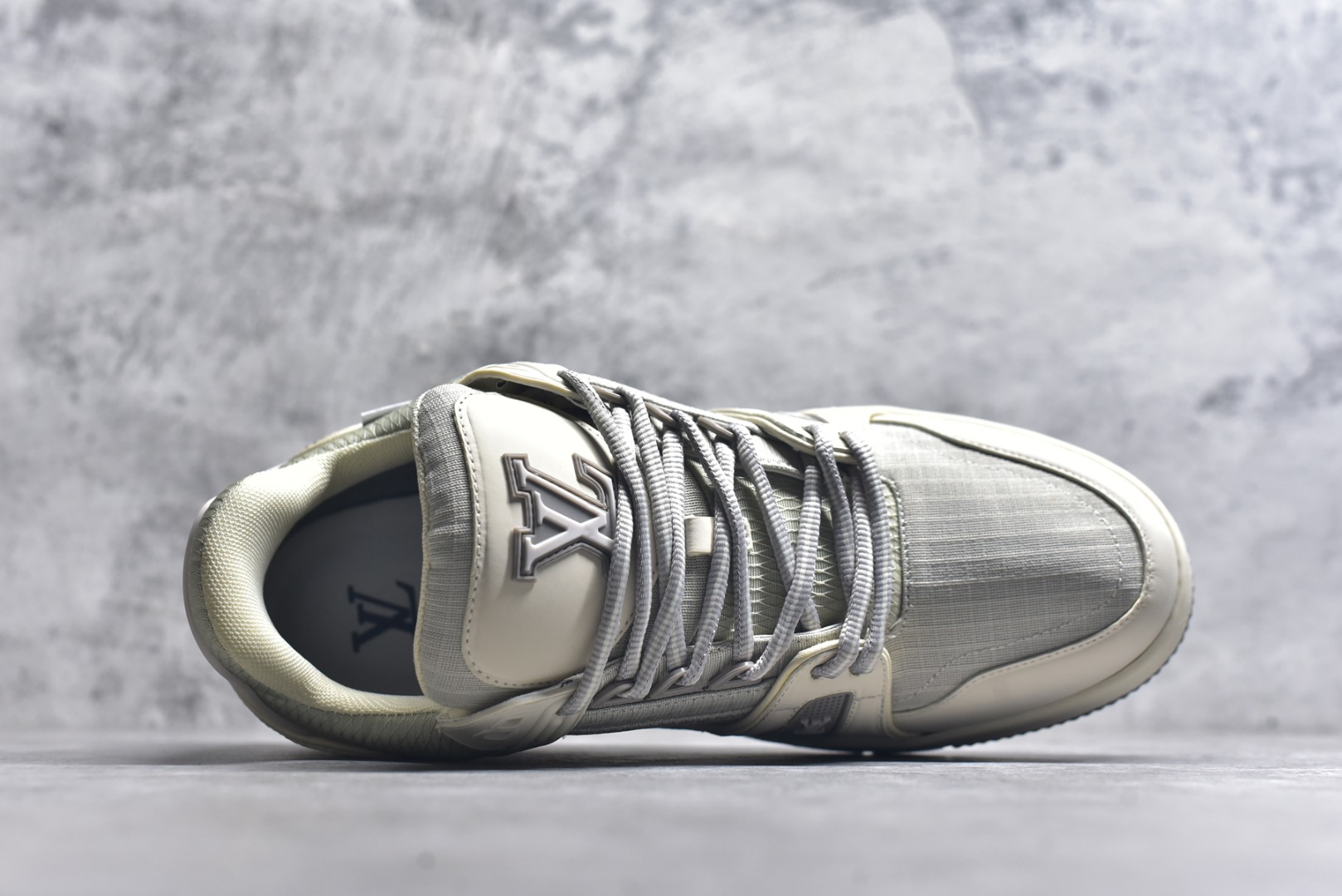 图片[4]-#AM-甄选 碾压市场7××版本 独家𝑻𝒓𝒂𝒊𝒏𝒆𝒓 现货入库💪🏻 救市品质 走量拉新神器 独家高定版最强平替 价格优势碾压市场 救市批次 高端零售 外贸专供 原版购入开发 正确空胶工艺 ZP级全套包装 完美楦型 正确卡色 大底TPU 质感媲美原版 细节与原版一致 注意区分市面通货 比肩高定 尺码：35-46-选品中心