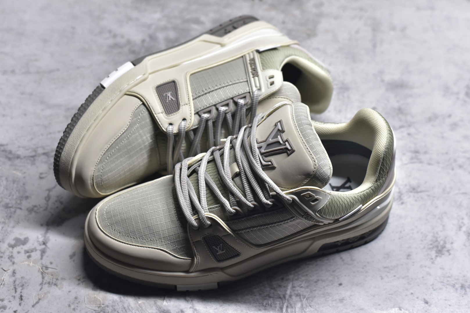 图片[7]-#AM-甄选 碾压市场7××版本 独家𝑻𝒓𝒂𝒊𝒏𝒆𝒓 现货入库💪🏻 救市品质 走量拉新神器 独家高定版最强平替 价格优势碾压市场 救市批次 高端零售 外贸专供 原版购入开发 正确空胶工艺 ZP级全套包装 完美楦型 正确卡色 大底TPU 质感媲美原版 细节与原版一致 注意区分市面通货 比肩高定 尺码：35-46-选品中心