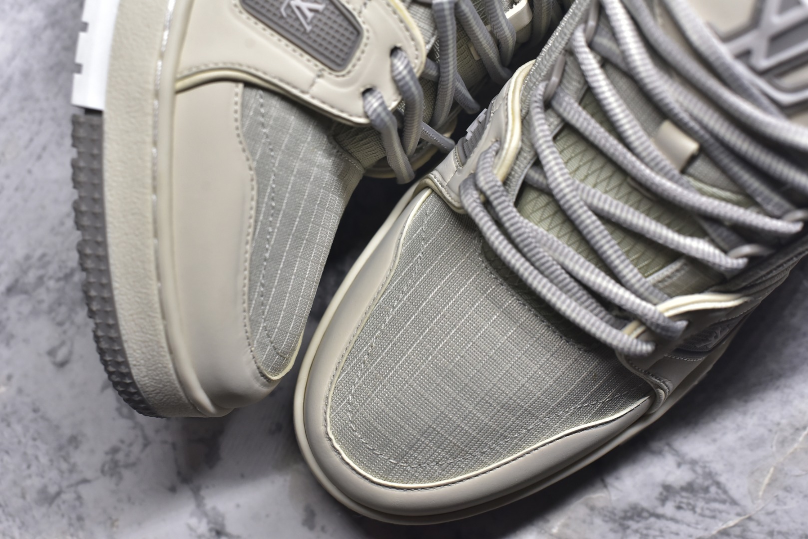 图片[8]-#AM-甄选 碾压市场7××版本 独家𝑻𝒓𝒂𝒊𝒏𝒆𝒓 现货入库💪🏻 救市品质 走量拉新神器 独家高定版最强平替 价格优势碾压市场 救市批次 高端零售 外贸专供 原版购入开发 正确空胶工艺 ZP级全套包装 完美楦型 正确卡色 大底TPU 质感媲美原版 细节与原版一致 注意区分市面通货 比肩高定 尺码：35-46-选品中心