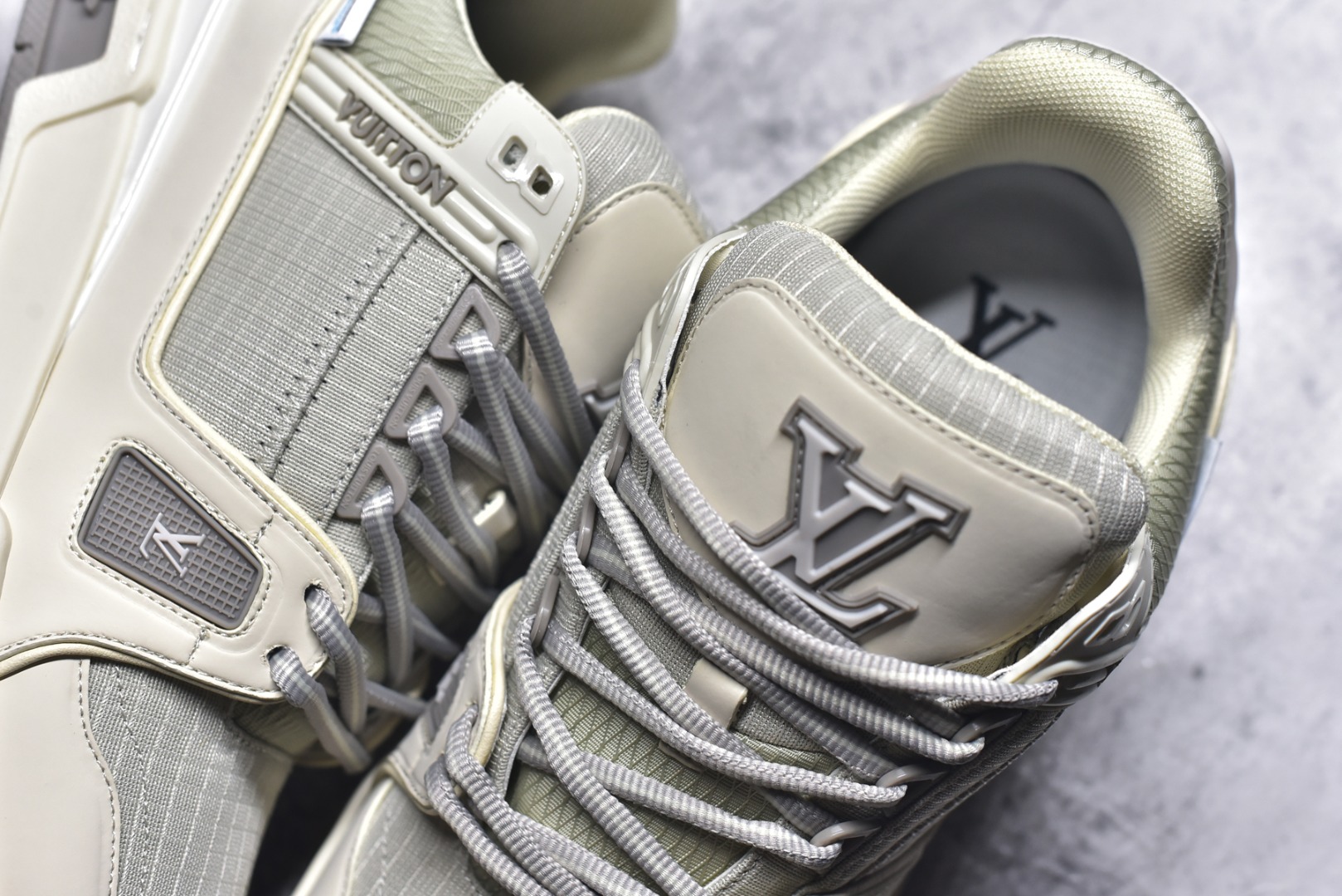 图片[9]-#AM-甄选 碾压市场7××版本 独家𝑻𝒓𝒂𝒊𝒏𝒆𝒓 现货入库💪🏻 救市品质 走量拉新神器 独家高定版最强平替 价格优势碾压市场 救市批次 高端零售 外贸专供 原版购入开发 正确空胶工艺 ZP级全套包装 完美楦型 正确卡色 大底TPU 质感媲美原版 细节与原版一致 注意区分市面通货 比肩高定 尺码：35-46-选品中心