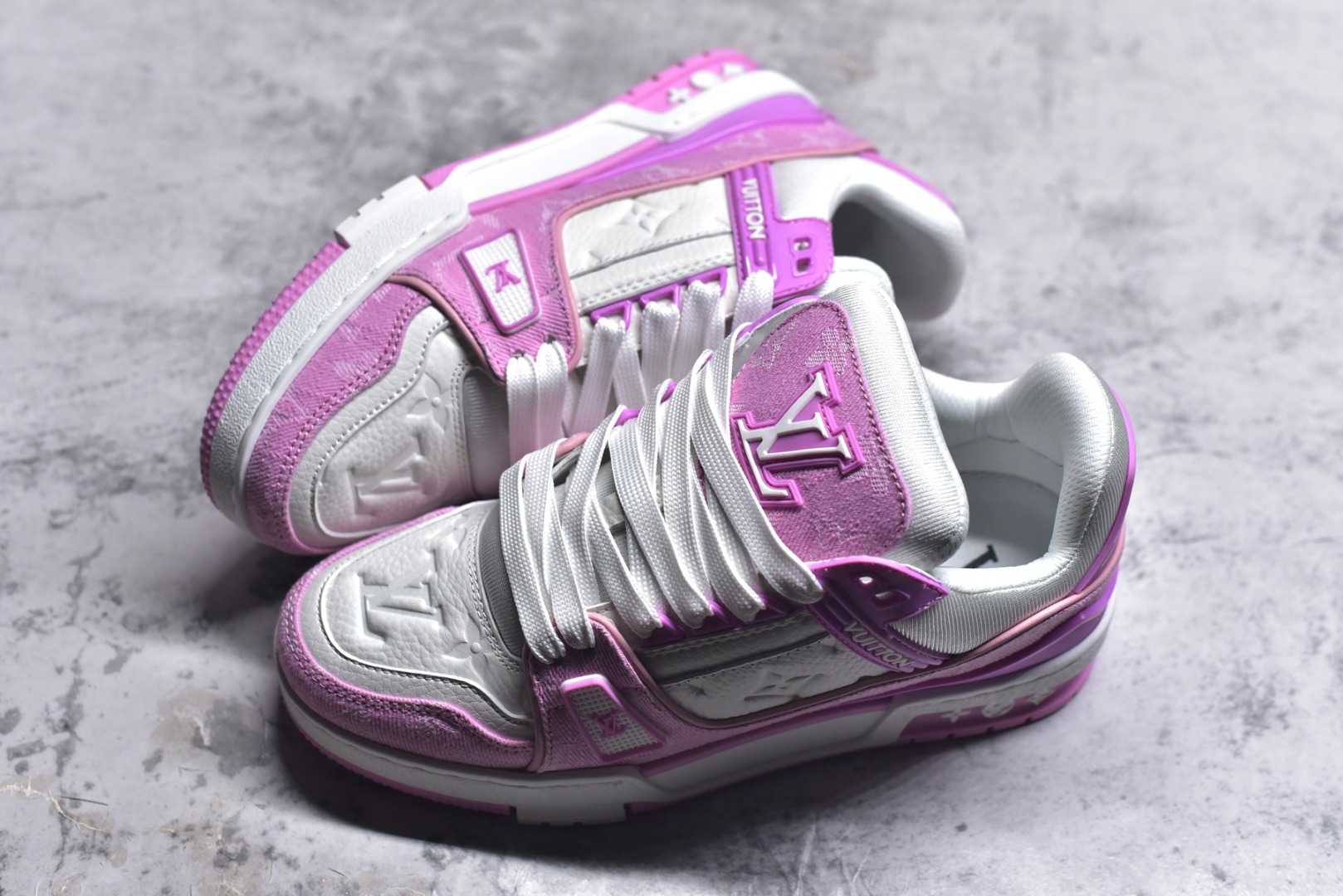 图片[7]-#AM-甄选 碾压市场7××版本 独家𝑻𝒓𝒂𝒊𝒏𝒆𝒓 现货入库💪🏻 救市品质 走量拉新神器 独家高定版最强平替 价格优势碾压市场 救市批次 高端零售 外贸专供 原版购入开发 正确空胶工艺 ZP级全套包装 完美楦型 正确卡色 大底TPU 质感媲美原版 细节与原版一致 注意区分市面通货 比肩高定 尺码：35-46-选品中心