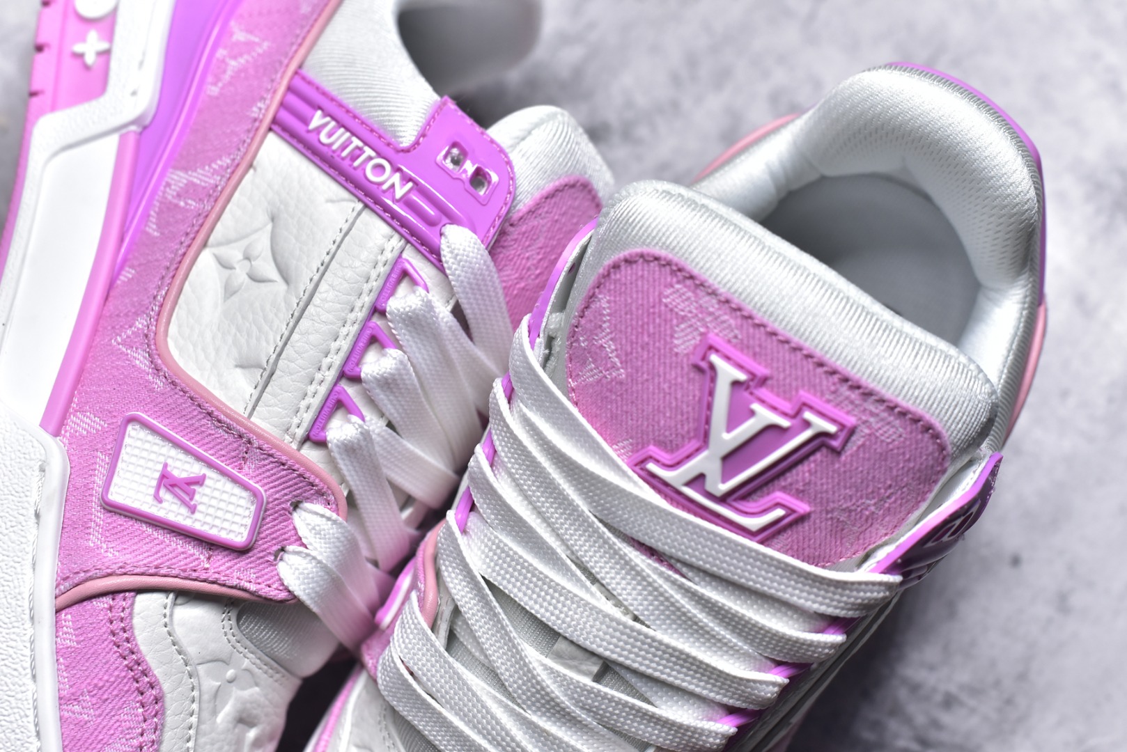 图片[9]-#AM-甄选 碾压市场7××版本 独家𝑻𝒓𝒂𝒊𝒏𝒆𝒓 现货入库💪🏻 救市品质 走量拉新神器 独家高定版最强平替 价格优势碾压市场 救市批次 高端零售 外贸专供 原版购入开发 正确空胶工艺 ZP级全套包装 完美楦型 正确卡色 大底TPU 质感媲美原版 细节与原版一致 注意区分市面通货 比肩高定 尺码：35-46-选品中心