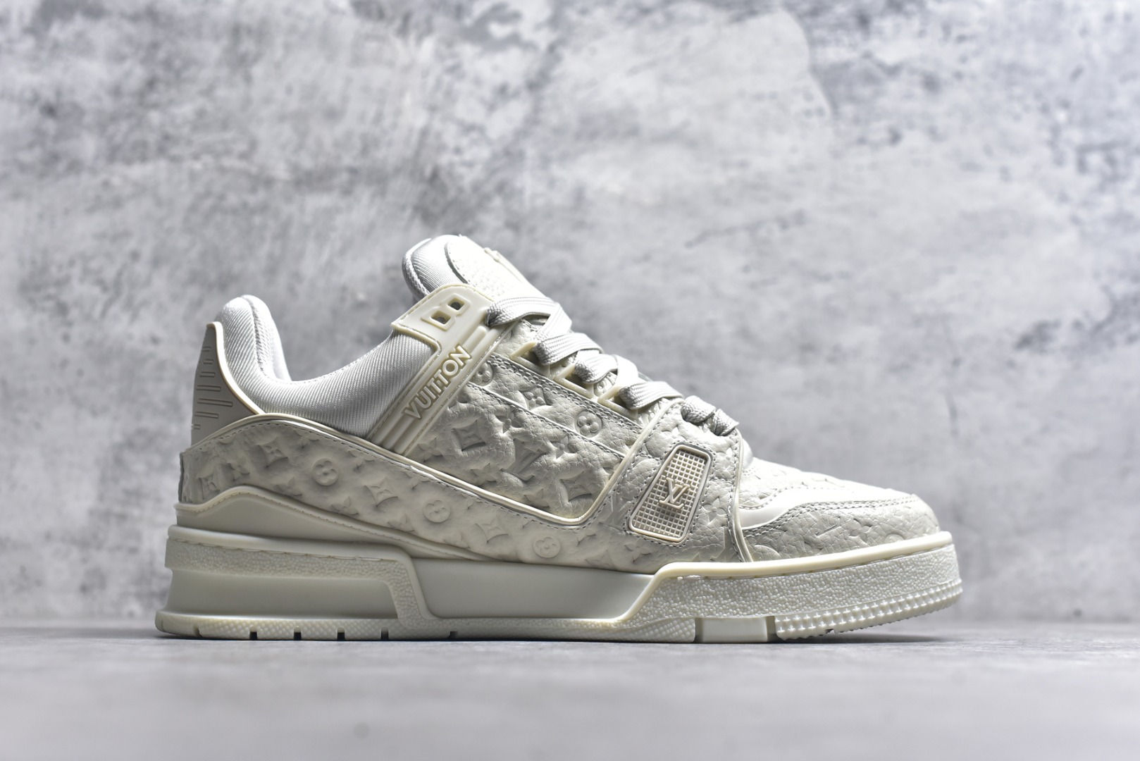 图片[3]-#AM-甄选 碾压市场7××版本 独家𝑻𝒓𝒂𝒊𝒏𝒆𝒓 现货入库💪🏻 救市品质 走量拉新神器 独家高定版最强平替 价格优势碾压市场 救市批次 高端零售 外贸专供 原版购入开发 正确空胶工艺 ZP级全套包装 完美楦型 正确卡色 大底TPU 质感媲美原版 细节与原版一致 注意区分市面通货 比肩高定 尺码：35-46-选品中心