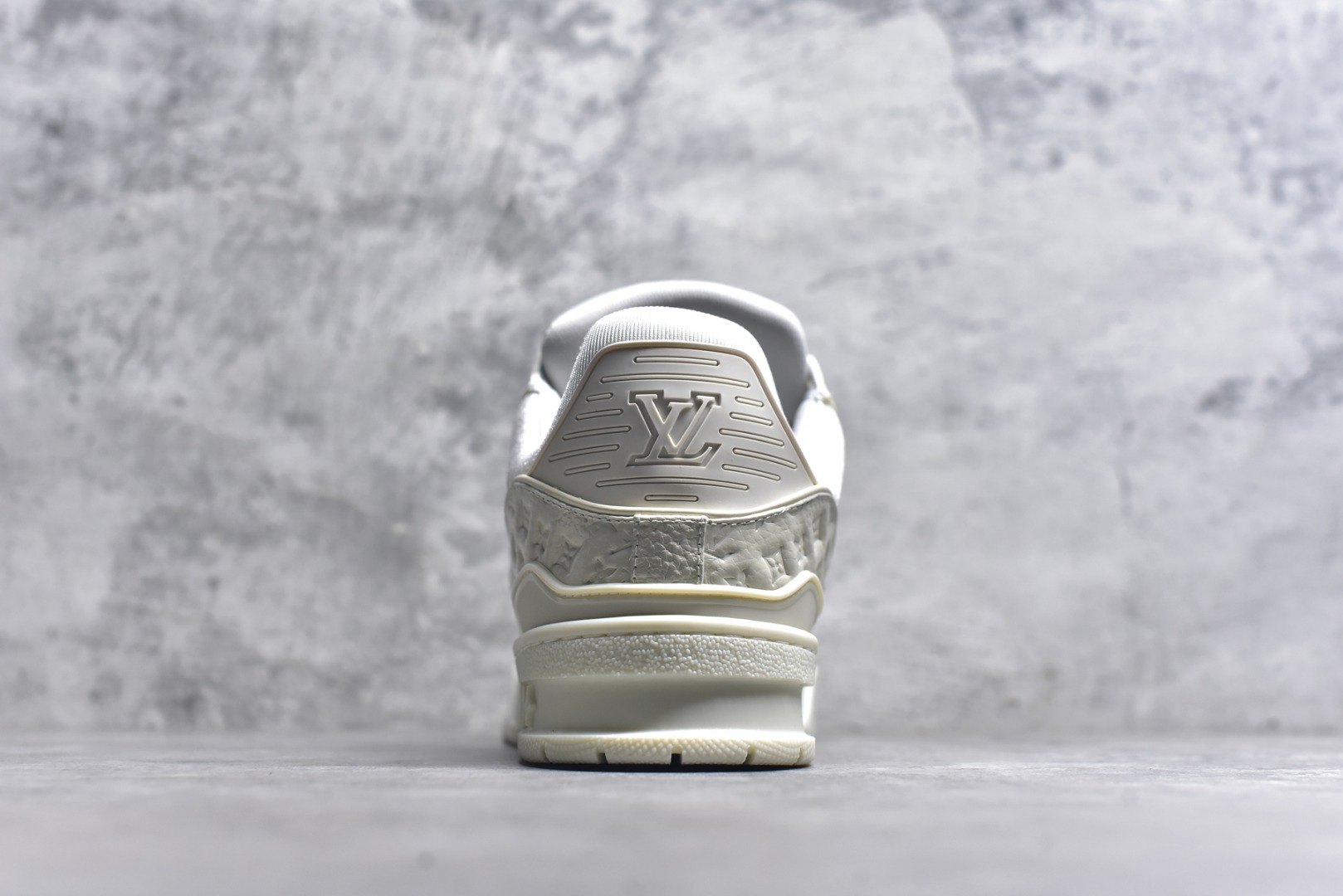 图片[5]-#AM-甄选 碾压市场7××版本 独家𝑻𝒓𝒂𝒊𝒏𝒆𝒓 现货入库💪🏻 救市品质 走量拉新神器 独家高定版最强平替 价格优势碾压市场 救市批次 高端零售 外贸专供 原版购入开发 正确空胶工艺 ZP级全套包装 完美楦型 正确卡色 大底TPU 质感媲美原版 细节与原版一致 注意区分市面通货 比肩高定 尺码：35-46-选品中心