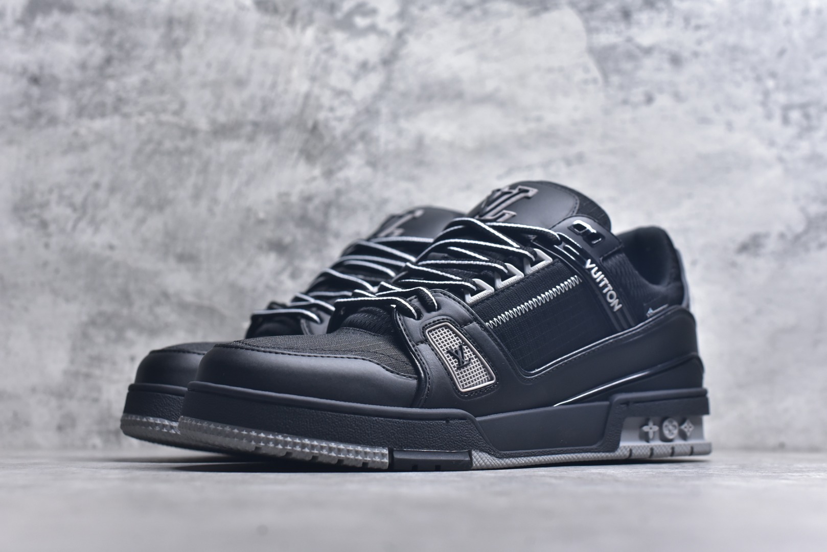 图片[2]-#AM-甄选 碾压市场7××版本 独家𝑻𝒓𝒂𝒊𝒏𝒆𝒓 现货入库💪🏻 救市品质 走量拉新神器 独家高定版最强平替 价格优势碾压市场 救市批次 高端零售 外贸专供 原版购入开发 正确空胶工艺 ZP级全套包装 完美楦型 正确卡色 大底TPU 质感媲美原版 细节与原版一致 注意区分市面通货 比肩高定 尺码：35-46-选品中心