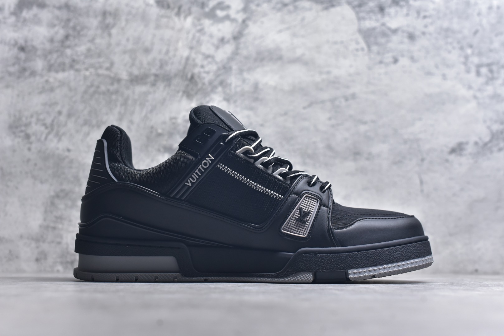 图片[3]-#AM-甄选 碾压市场7××版本 独家𝑻𝒓𝒂𝒊𝒏𝒆𝒓 现货入库💪🏻 救市品质 走量拉新神器 独家高定版最强平替 价格优势碾压市场 救市批次 高端零售 外贸专供 原版购入开发 正确空胶工艺 ZP级全套包装 完美楦型 正确卡色 大底TPU 质感媲美原版 细节与原版一致 注意区分市面通货 比肩高定 尺码：35-46-选品中心