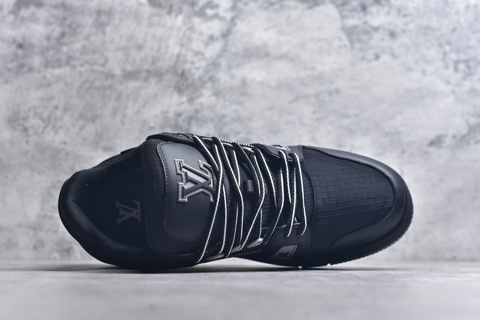 图片[4]-#AM-甄选 碾压市场7××版本 独家𝑻𝒓𝒂𝒊𝒏𝒆𝒓 现货入库💪🏻 救市品质 走量拉新神器 独家高定版最强平替 价格优势碾压市场 救市批次 高端零售 外贸专供 原版购入开发 正确空胶工艺 ZP级全套包装 完美楦型 正确卡色 大底TPU 质感媲美原版 细节与原版一致 注意区分市面通货 比肩高定 尺码：35-46-选品中心