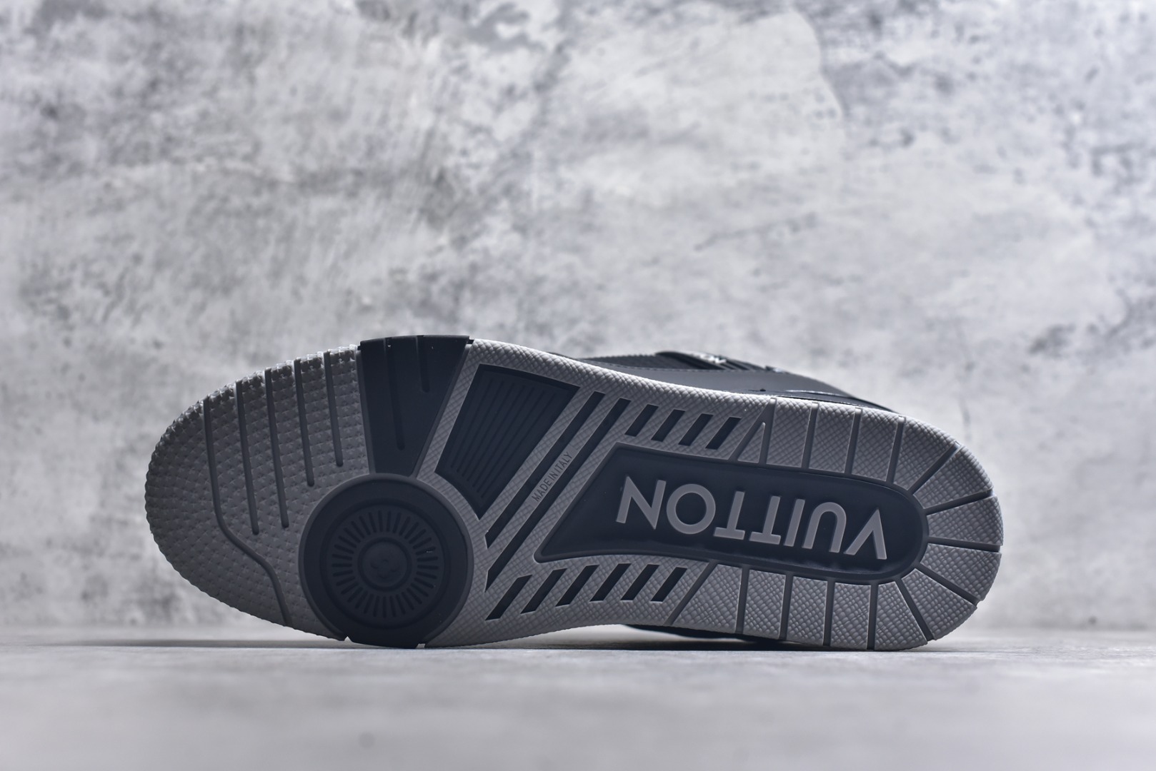 图片[6]-#AM-甄选 碾压市场7××版本 独家𝑻𝒓𝒂𝒊𝒏𝒆𝒓 现货入库💪🏻 救市品质 走量拉新神器 独家高定版最强平替 价格优势碾压市场 救市批次 高端零售 外贸专供 原版购入开发 正确空胶工艺 ZP级全套包装 完美楦型 正确卡色 大底TPU 质感媲美原版 细节与原版一致 注意区分市面通货 比肩高定 尺码：35-46-选品中心