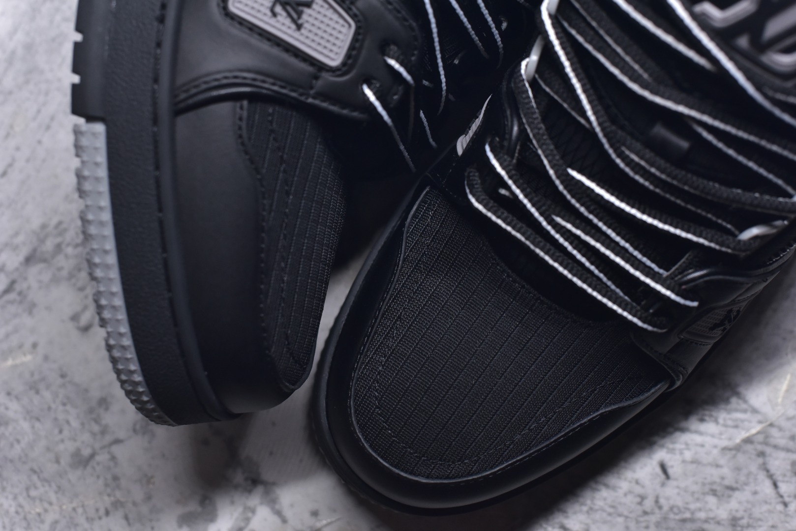 图片[8]-#AM-甄选 碾压市场7××版本 独家𝑻𝒓𝒂𝒊𝒏𝒆𝒓 现货入库💪🏻 救市品质 走量拉新神器 独家高定版最强平替 价格优势碾压市场 救市批次 高端零售 外贸专供 原版购入开发 正确空胶工艺 ZP级全套包装 完美楦型 正确卡色 大底TPU 质感媲美原版 细节与原版一致 注意区分市面通货 比肩高定 尺码：35-46-选品中心