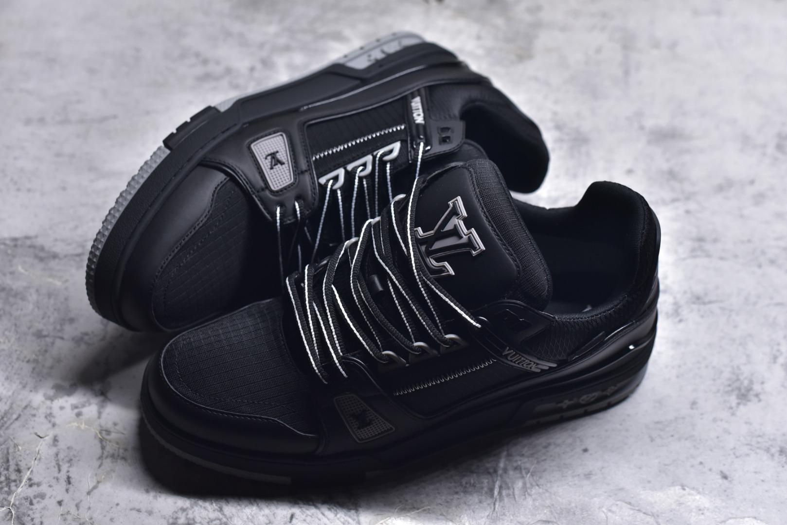 图片[7]-#AM-甄选 碾压市场7××版本 独家𝑻𝒓𝒂𝒊𝒏𝒆𝒓 现货入库💪🏻 救市品质 走量拉新神器 独家高定版最强平替 价格优势碾压市场 救市批次 高端零售 外贸专供 原版购入开发 正确空胶工艺 ZP级全套包装 完美楦型 正确卡色 大底TPU 质感媲美原版 细节与原版一致 注意区分市面通货 比肩高定 尺码：35-46-选品中心