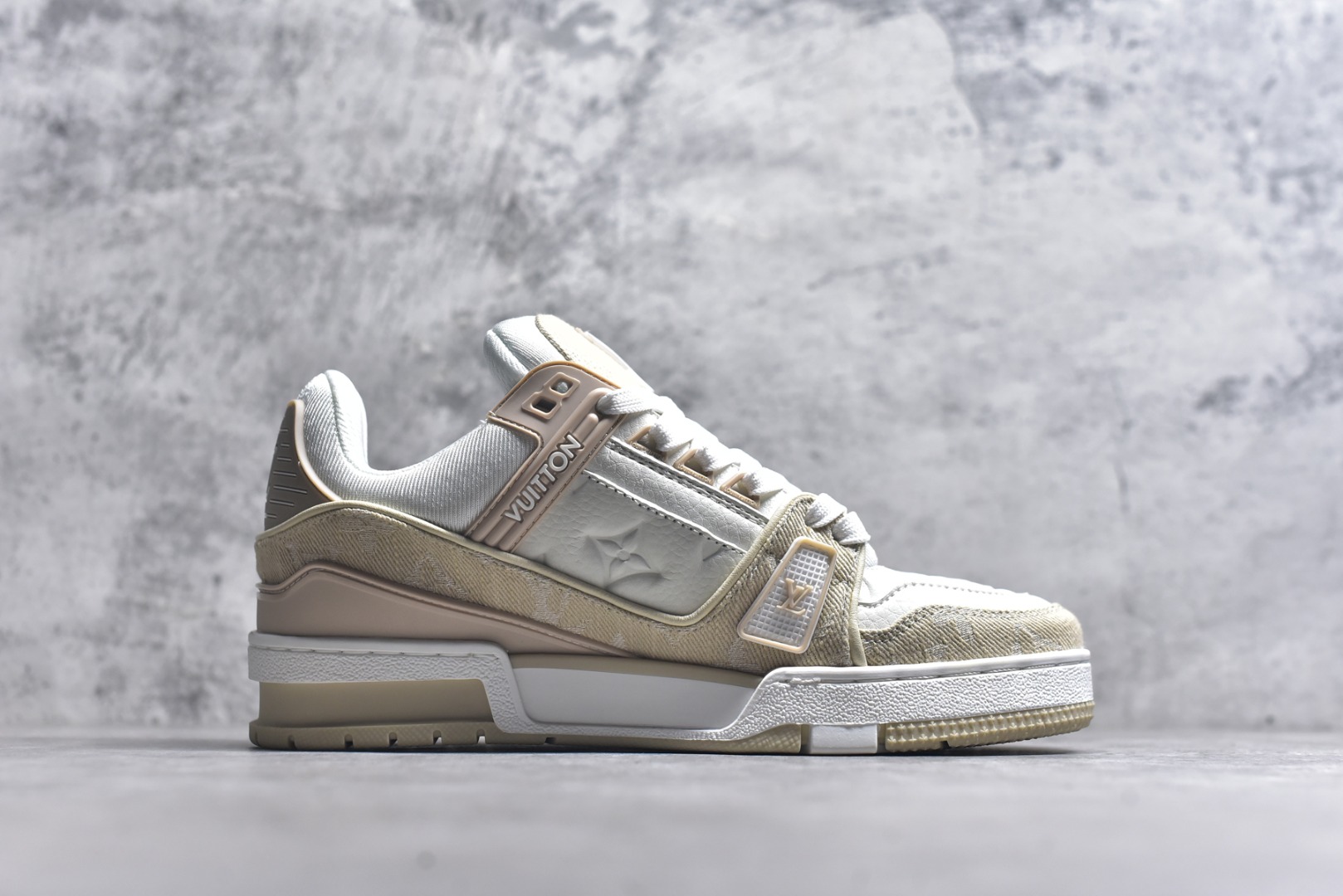 图片[3]-#AM-甄选 碾压市场7××版本 独家𝑻𝒓𝒂𝒊𝒏𝒆𝒓 现货入库💪🏻 救市品质 走量拉新神器 独家高定版最强平替 价格优势碾压市场 救市批次 高端零售 外贸专供 原版购入开发 正确空胶工艺 ZP级全套包装 完美楦型 正确卡色 大底TPU 质感媲美原版 细节与原版一致 注意区分市面通货 比肩高定 尺码：35-46-选品中心