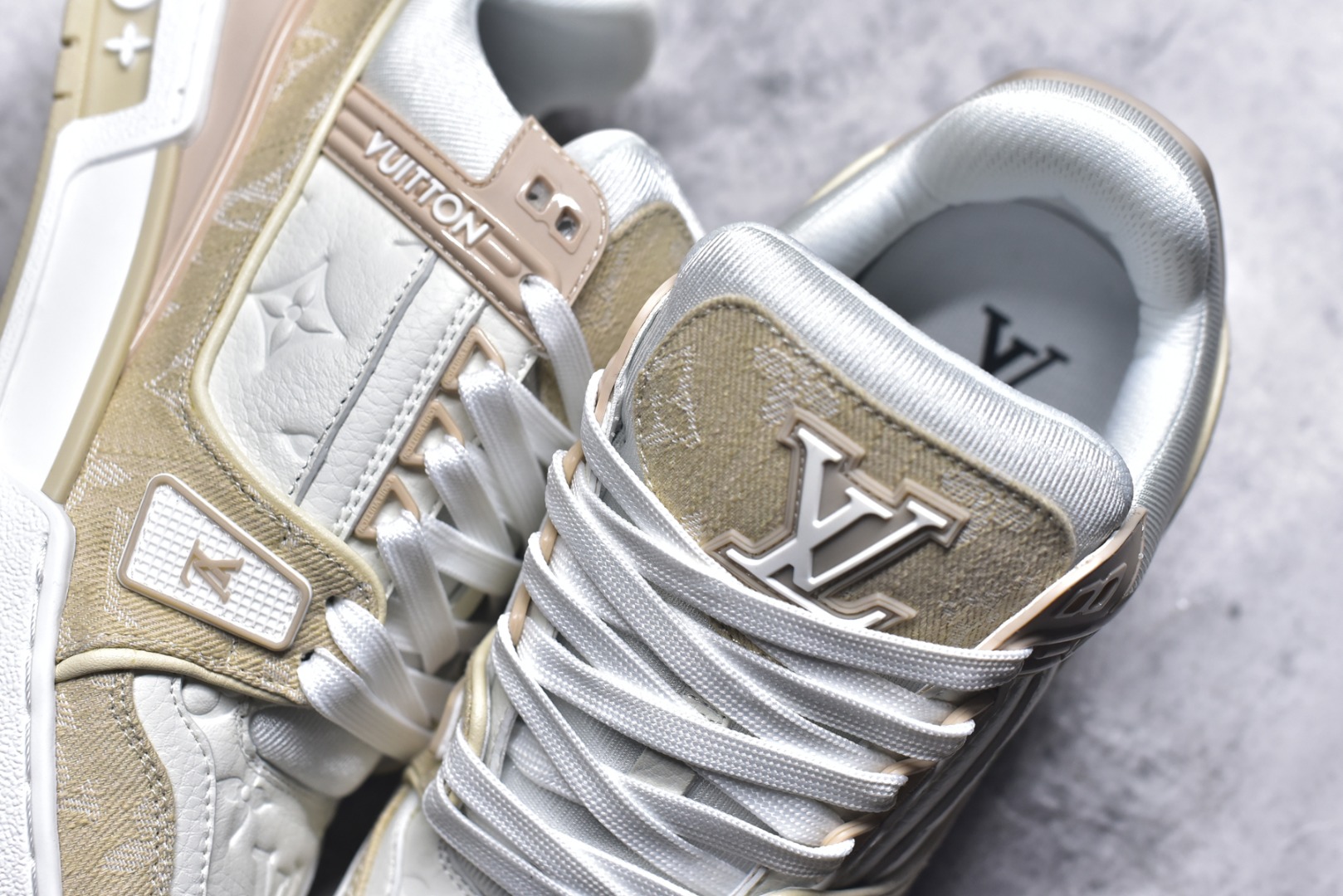 图片[9]-#AM-甄选 碾压市场7××版本 独家𝑻𝒓𝒂𝒊𝒏𝒆𝒓 现货入库💪🏻 救市品质 走量拉新神器 独家高定版最强平替 价格优势碾压市场 救市批次 高端零售 外贸专供 原版购入开发 正确空胶工艺 ZP级全套包装 完美楦型 正确卡色 大底TPU 质感媲美原版 细节与原版一致 注意区分市面通货 比肩高定 尺码：35-46-选品中心