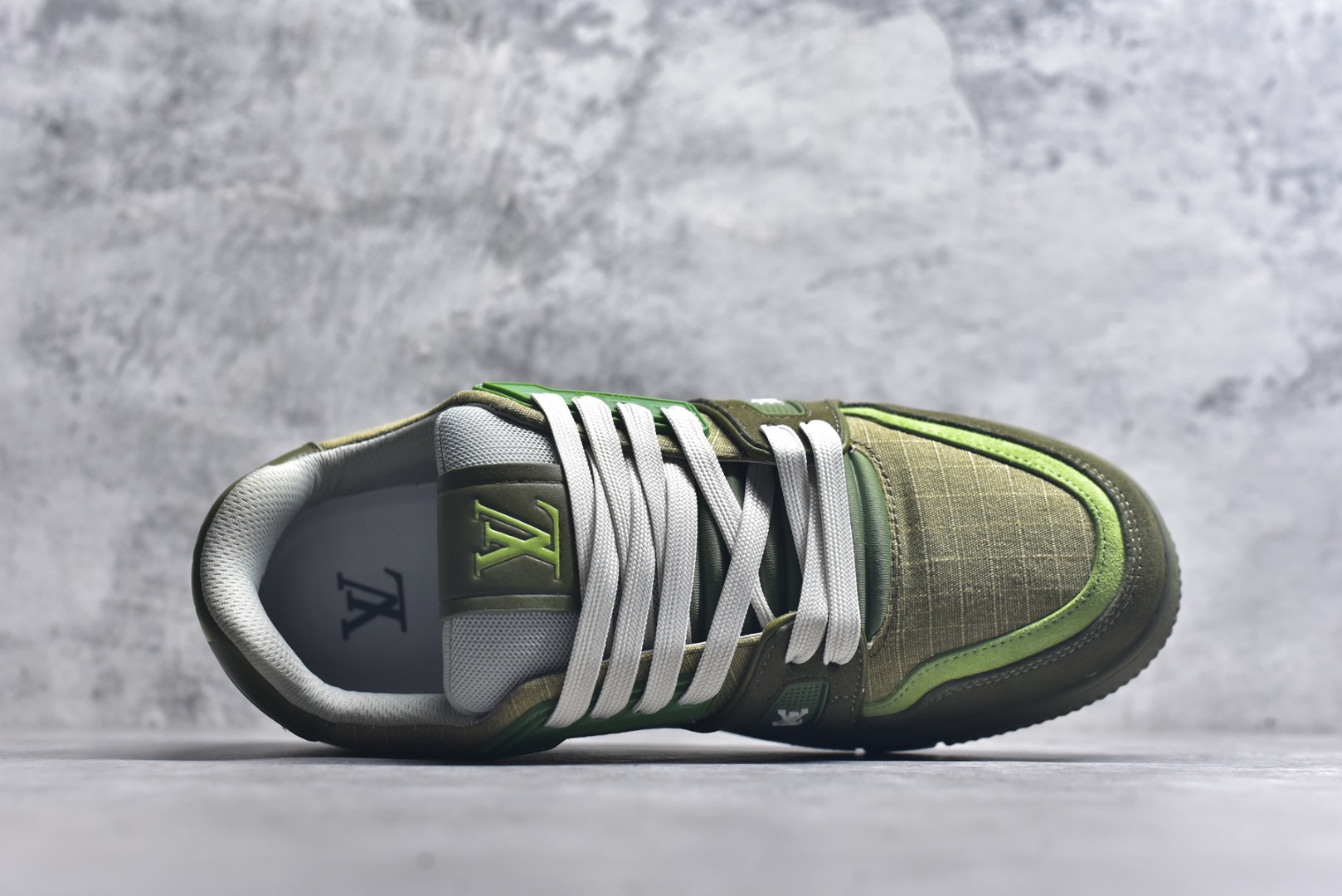 图片[4]-#AM-甄选 碾压市场7××版本 独家𝑻𝒓𝒂𝒊𝒏𝒆𝒓 现货入库💪🏻 救市品质 走量拉新神器 独家高定版最强平替 价格优势碾压市场 救市批次 高端零售 外贸专供 原版购入开发 正确空胶工艺 ZP级全套包装 完美楦型 正确卡色 大底TPU 质感媲美原版 细节与原版一致 注意区分市面通货 比肩高定 尺码：35-46-选品中心