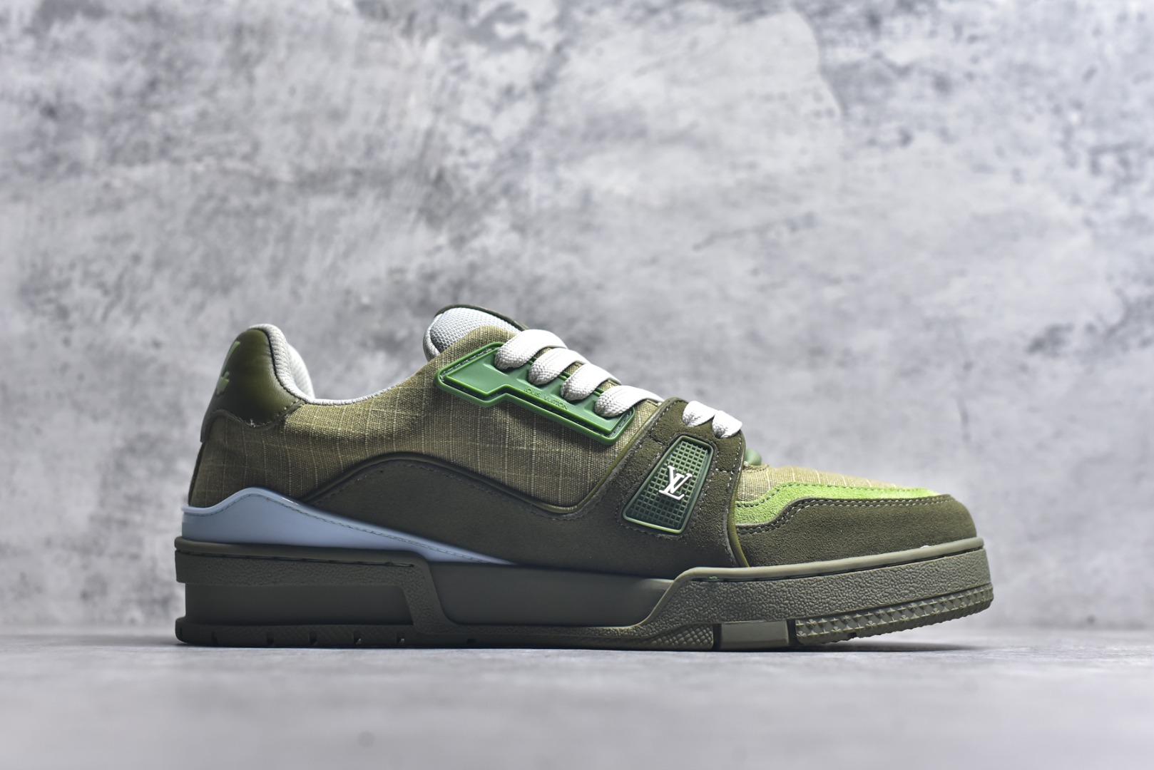 图片[3]-#AM-甄选 碾压市场7××版本 独家𝑻𝒓𝒂𝒊𝒏𝒆𝒓 现货入库💪🏻 救市品质 走量拉新神器 独家高定版最强平替 价格优势碾压市场 救市批次 高端零售 外贸专供 原版购入开发 正确空胶工艺 ZP级全套包装 完美楦型 正确卡色 大底TPU 质感媲美原版 细节与原版一致 注意区分市面通货 比肩高定 尺码：35-46-选品中心