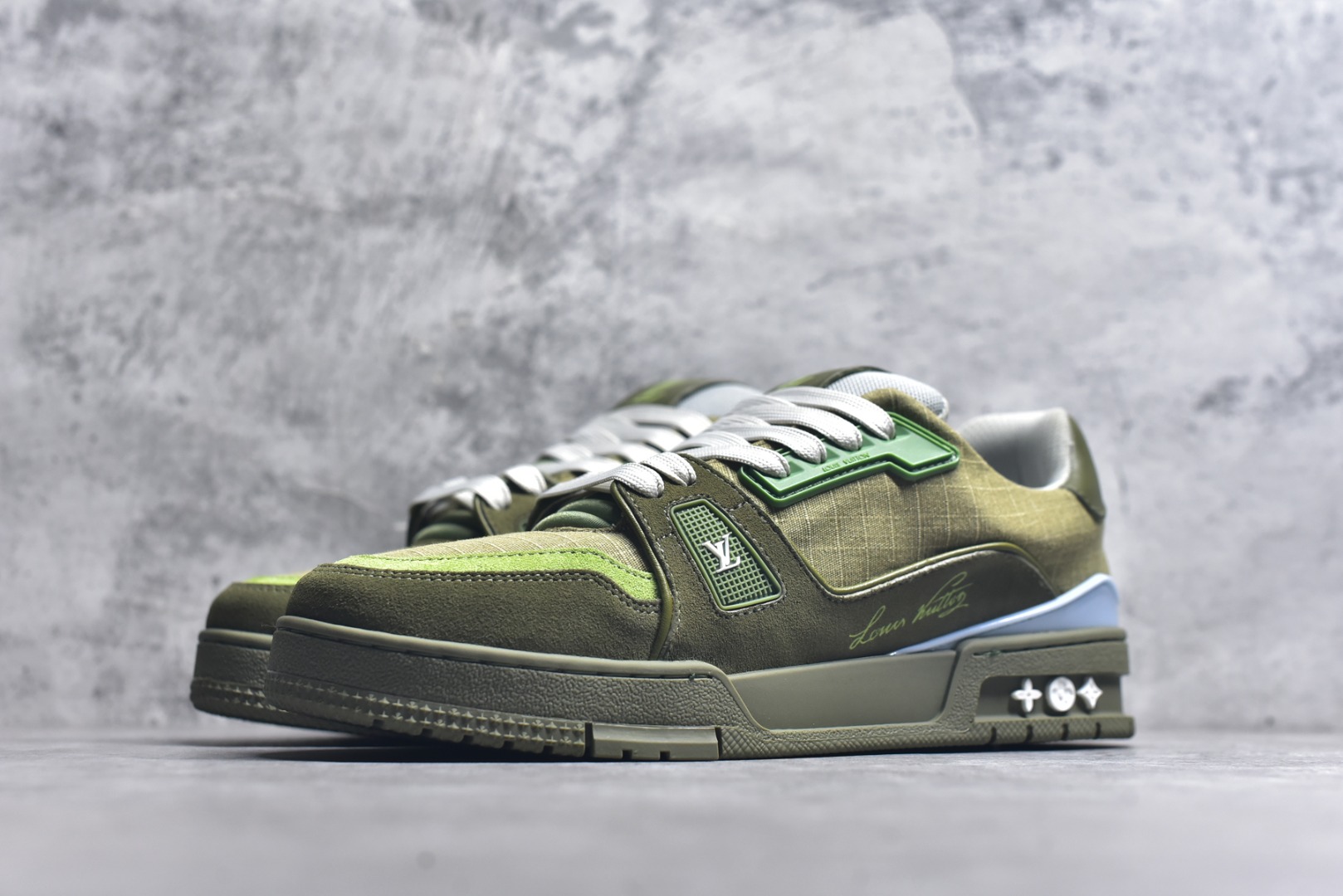 图片[2]-#AM-甄选 碾压市场7××版本 独家𝑻𝒓𝒂𝒊𝒏𝒆𝒓 现货入库💪🏻 救市品质 走量拉新神器 独家高定版最强平替 价格优势碾压市场 救市批次 高端零售 外贸专供 原版购入开发 正确空胶工艺 ZP级全套包装 完美楦型 正确卡色 大底TPU 质感媲美原版 细节与原版一致 注意区分市面通货 比肩高定 尺码：35-46-选品中心