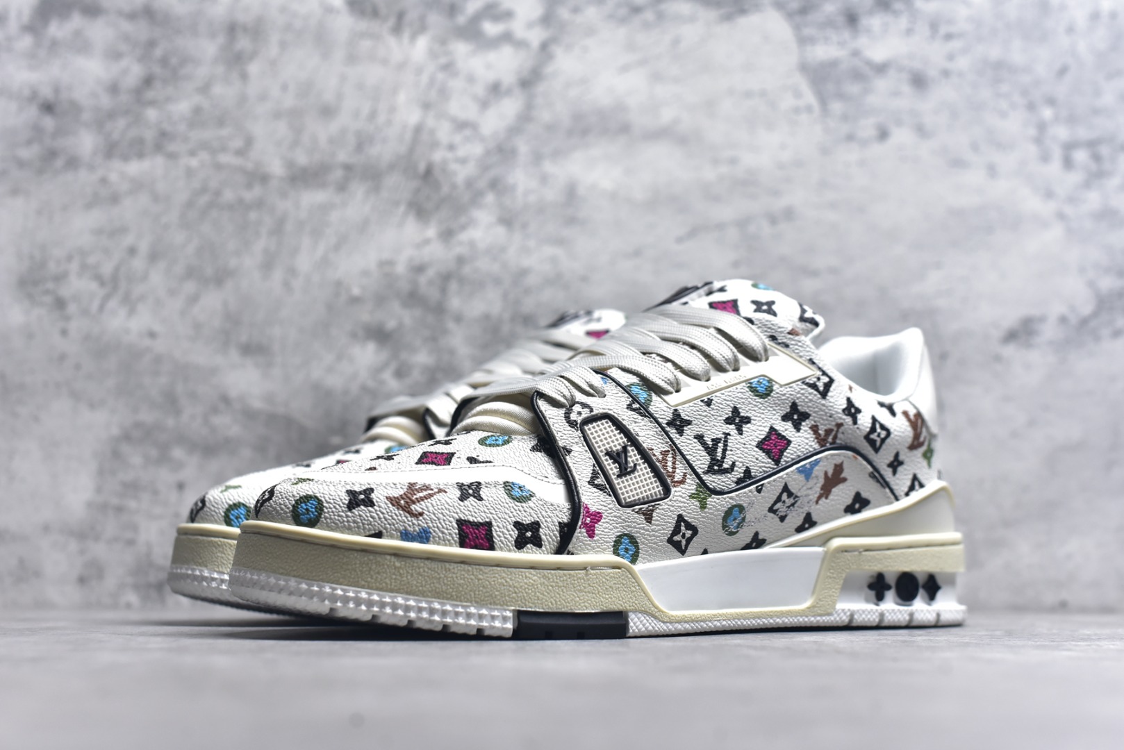 图片[2]-#AM-甄选 碾压市场7××版本 独家𝑻𝒓𝒂𝒊𝒏𝒆𝒓 现货入库💪🏻 救市品质 走量拉新神器 独家高定版最强平替 价格优势碾压市场 救市批次 高端零售 外贸专供 原版购入开发 正确空胶工艺 ZP级全套包装 完美楦型 正确卡色 大底TPU 质感媲美原版 细节与原版一致 注意区分市面通货 比肩高定 尺码：35-46-选品中心