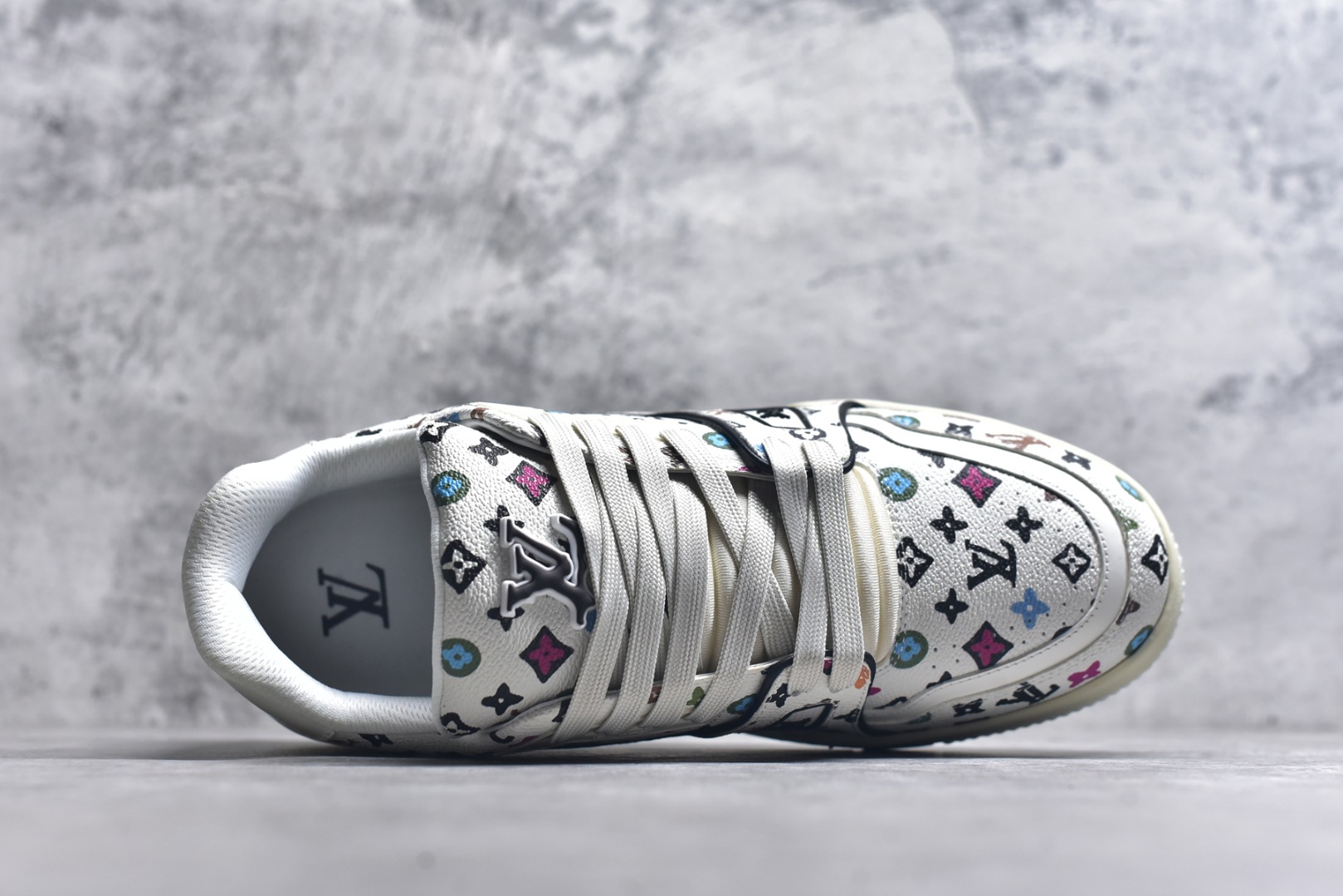 图片[4]-#AM-甄选 碾压市场7××版本 独家𝑻𝒓𝒂𝒊𝒏𝒆𝒓 现货入库💪🏻 救市品质 走量拉新神器 独家高定版最强平替 价格优势碾压市场 救市批次 高端零售 外贸专供 原版购入开发 正确空胶工艺 ZP级全套包装 完美楦型 正确卡色 大底TPU 质感媲美原版 细节与原版一致 注意区分市面通货 比肩高定 尺码：35-46-选品中心