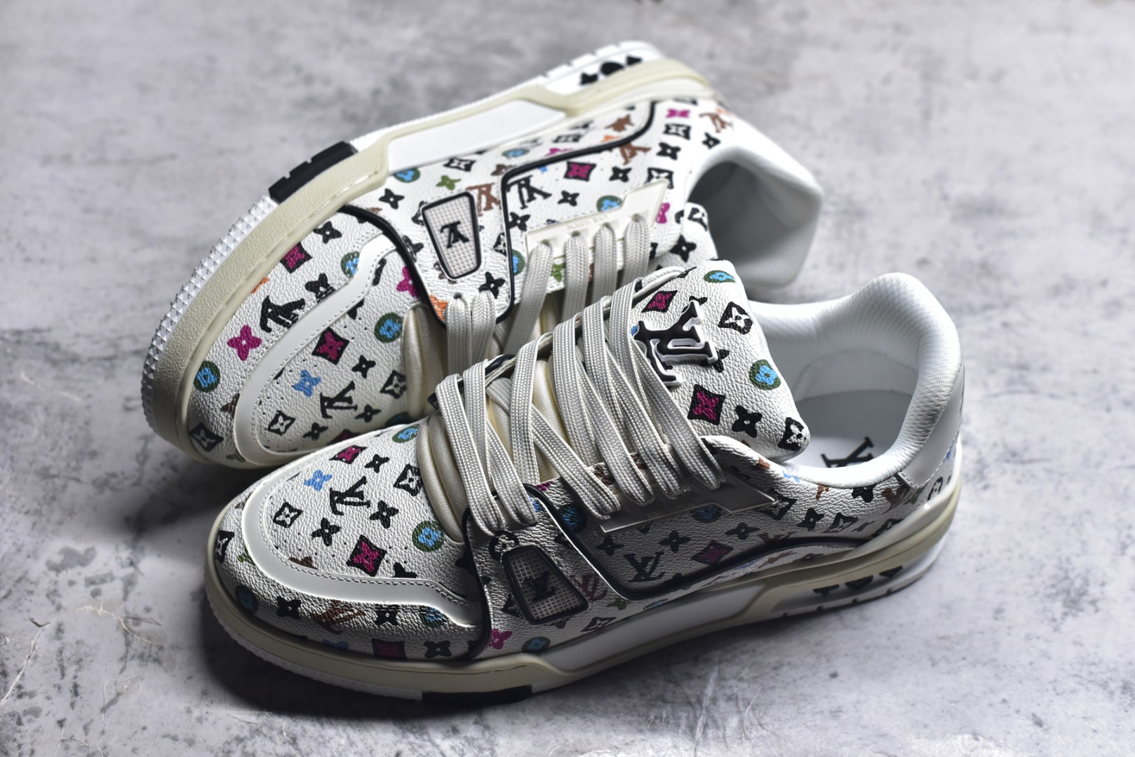 图片[7]-#AM-甄选 碾压市场7××版本 独家𝑻𝒓𝒂𝒊𝒏𝒆𝒓 现货入库💪🏻 救市品质 走量拉新神器 独家高定版最强平替 价格优势碾压市场 救市批次 高端零售 外贸专供 原版购入开发 正确空胶工艺 ZP级全套包装 完美楦型 正确卡色 大底TPU 质感媲美原版 细节与原版一致 注意区分市面通货 比肩高定 尺码：35-46-选品中心