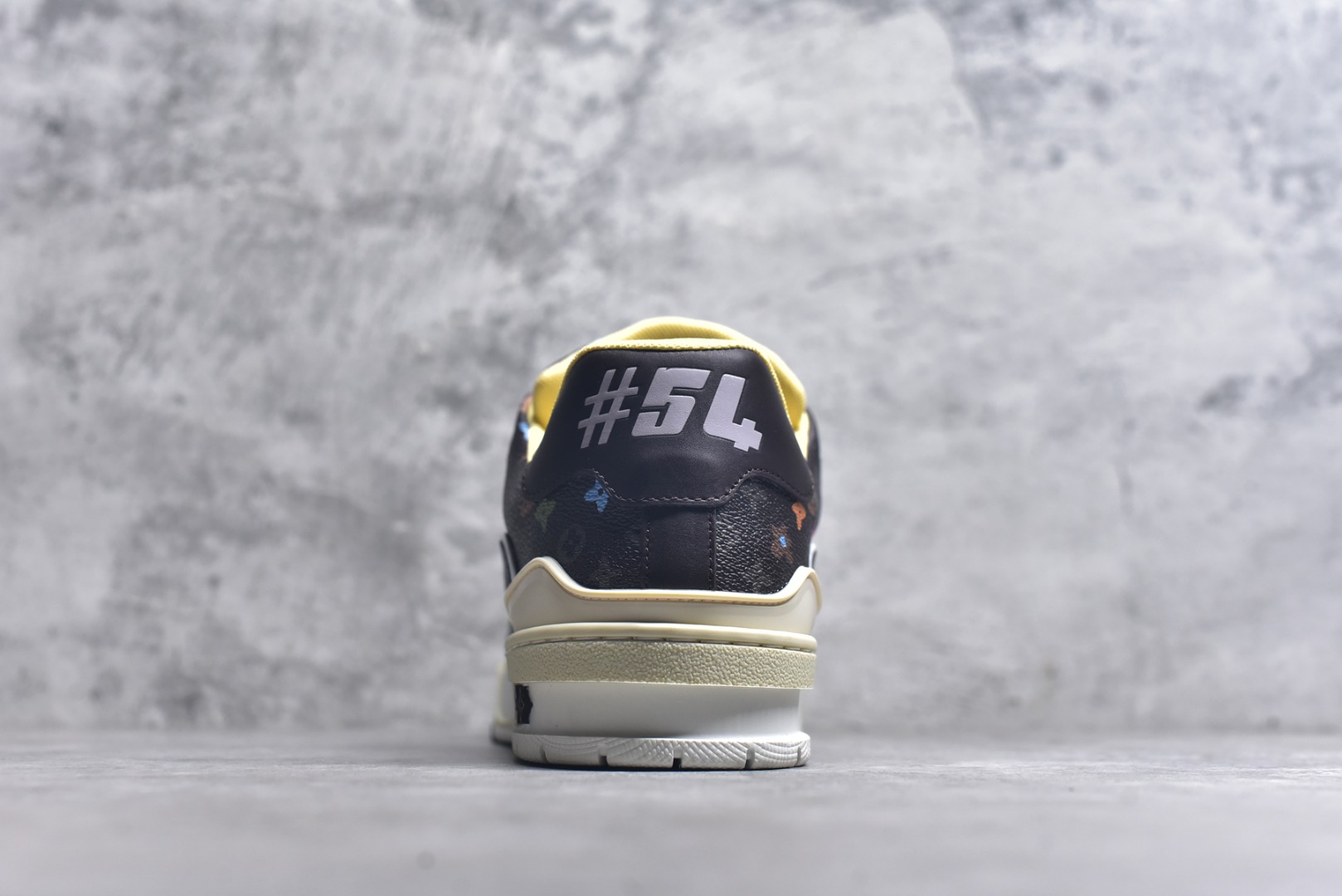 图片[5]-#AM-甄选 碾压市场7××版本 独家𝑻𝒓𝒂𝒊𝒏𝒆𝒓 现货入库💪🏻 救市品质 走量拉新神器 独家高定版最强平替 价格优势碾压市场 救市批次 高端零售 外贸专供 原版购入开发 正确空胶工艺 ZP级全套包装 完美楦型 正确卡色 大底TPU 质感媲美原版 细节与原版一致 注意区分市面通货 比肩高定 尺码：35-46-选品中心