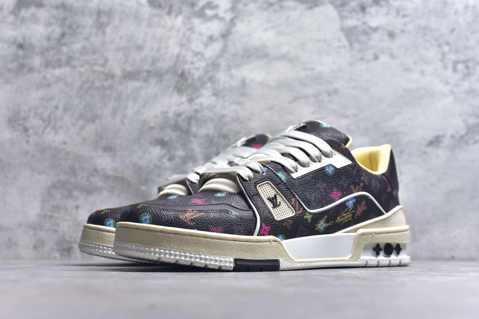 图片[2]-#AM-甄选 碾压市场7××版本 独家𝑻𝒓𝒂𝒊𝒏𝒆𝒓 现货入库💪🏻 救市品质 走量拉新神器 独家高定版最强平替 价格优势碾压市场 救市批次 高端零售 外贸专供 原版购入开发 正确空胶工艺 ZP级全套包装 完美楦型 正确卡色 大底TPU 质感媲美原版 细节与原版一致 注意区分市面通货 比肩高定 尺码：35-46-选品中心