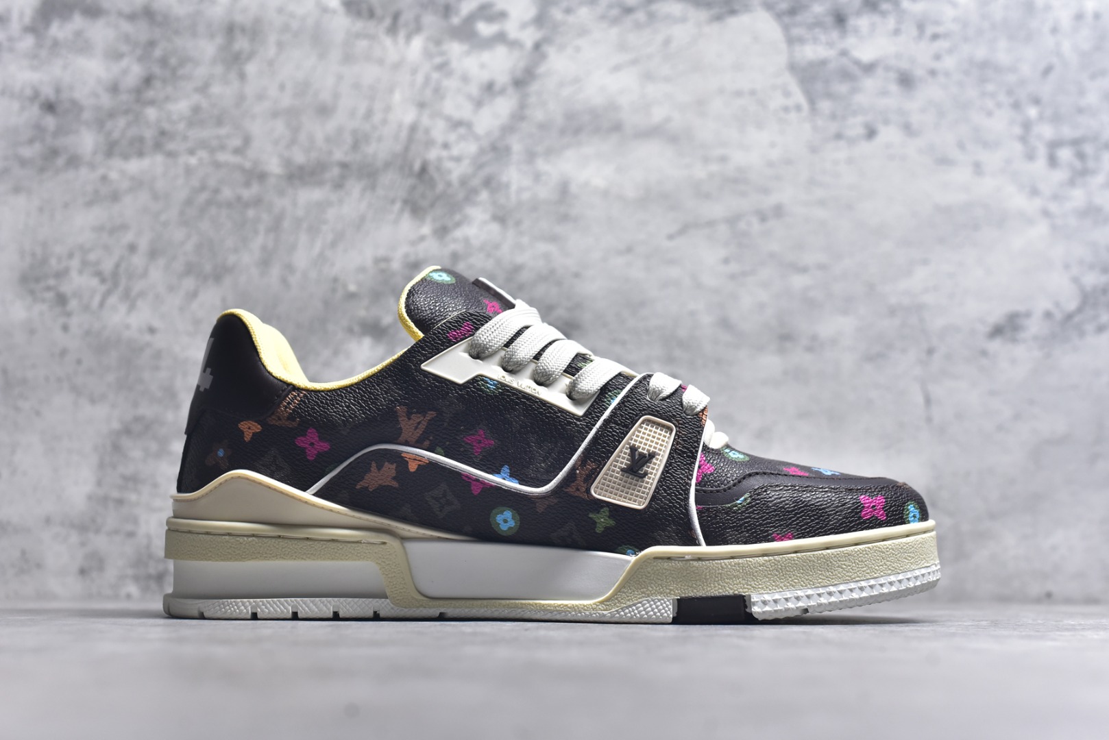 图片[3]-#AM-甄选 碾压市场7××版本 独家𝑻𝒓𝒂𝒊𝒏𝒆𝒓 现货入库💪🏻 救市品质 走量拉新神器 独家高定版最强平替 价格优势碾压市场 救市批次 高端零售 外贸专供 原版购入开发 正确空胶工艺 ZP级全套包装 完美楦型 正确卡色 大底TPU 质感媲美原版 细节与原版一致 注意区分市面通货 比肩高定 尺码：35-46-选品中心