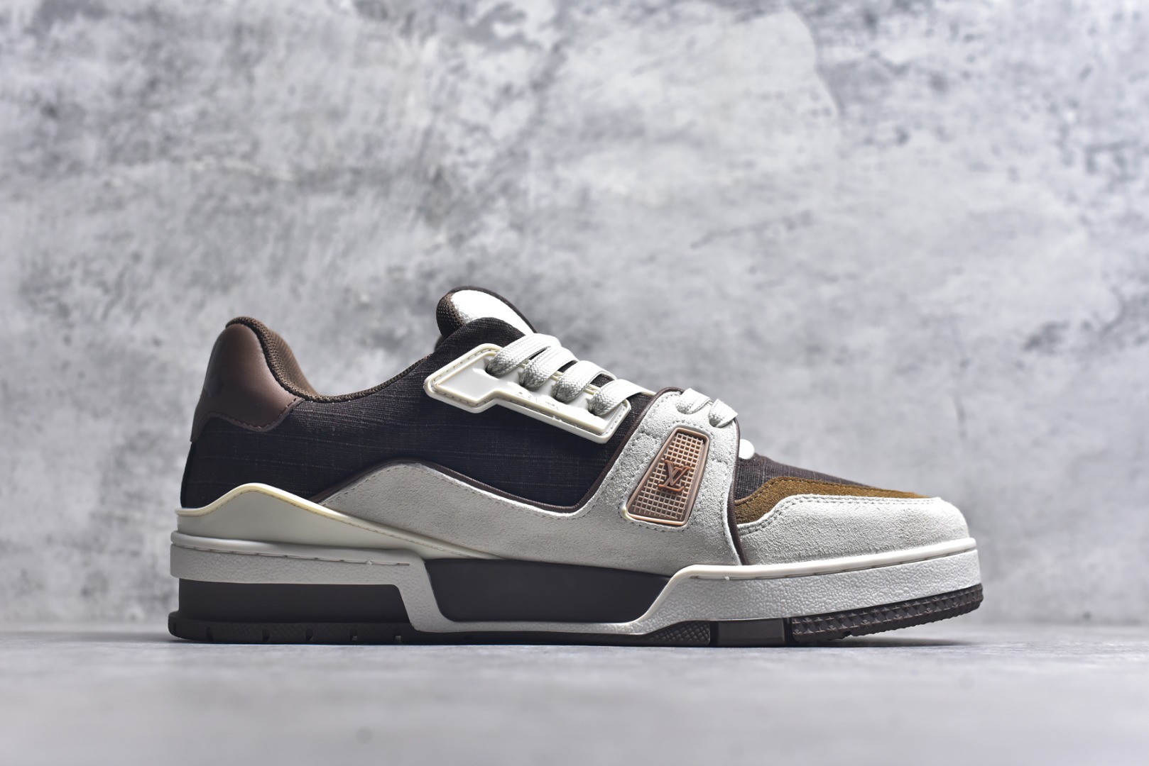 图片[3]-#AM-甄选 碾压市场7××版本 独家𝑻𝒓𝒂𝒊𝒏𝒆𝒓 现货入库💪🏻 救市品质 走量拉新神器 独家高定版最强平替 价格优势碾压市场 救市批次 高端零售 外贸专供 原版购入开发 正确空胶工艺 ZP级全套包装 完美楦型 正确卡色 大底TPU 质感媲美原版 细节与原版一致 注意区分市面通货 比肩高定 尺码：35-46-选品中心