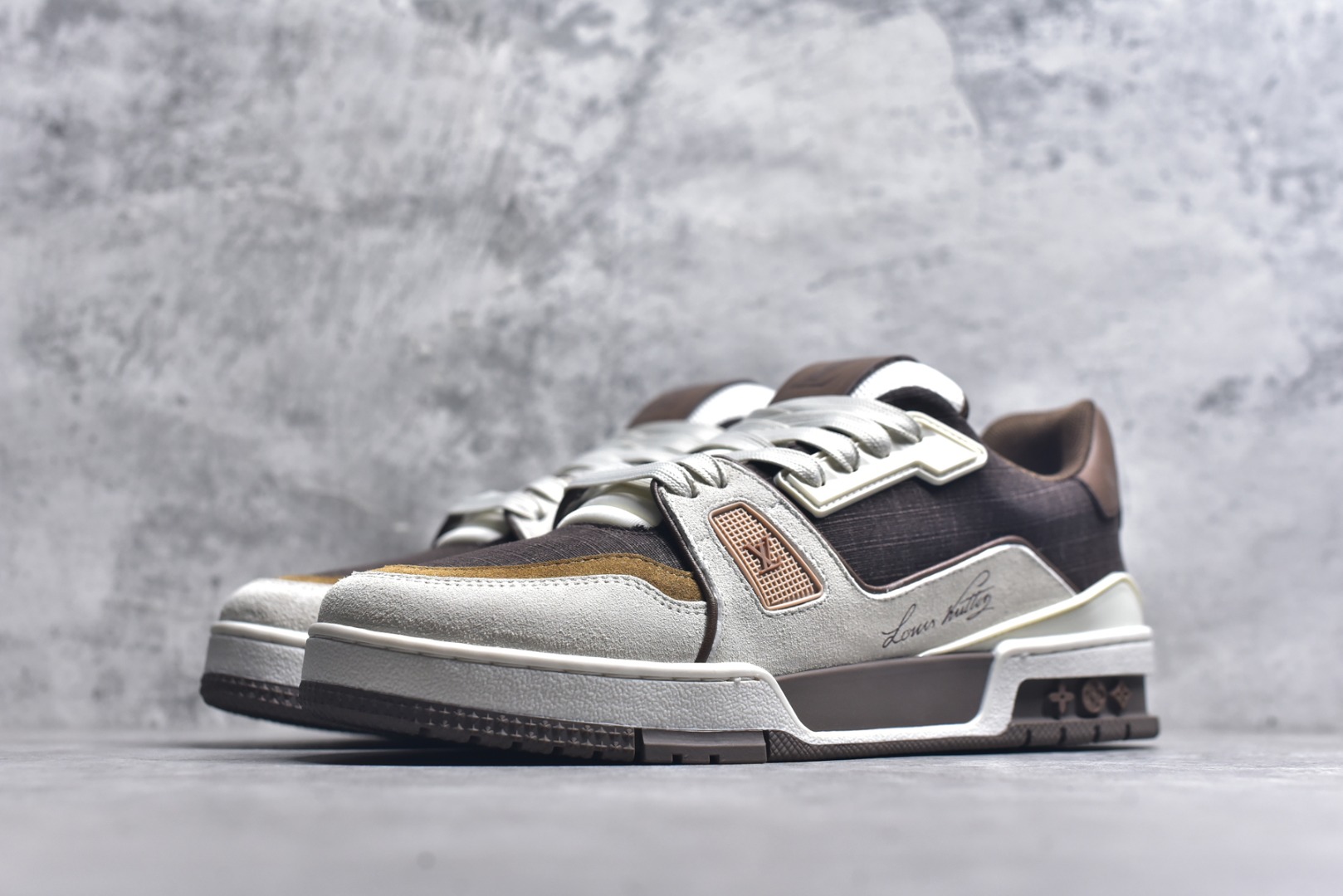 图片[2]-#AM-甄选 碾压市场7××版本 独家𝑻𝒓𝒂𝒊𝒏𝒆𝒓 现货入库💪🏻 救市品质 走量拉新神器 独家高定版最强平替 价格优势碾压市场 救市批次 高端零售 外贸专供 原版购入开发 正确空胶工艺 ZP级全套包装 完美楦型 正确卡色 大底TPU 质感媲美原版 细节与原版一致 注意区分市面通货 比肩高定 尺码：35-46-选品中心