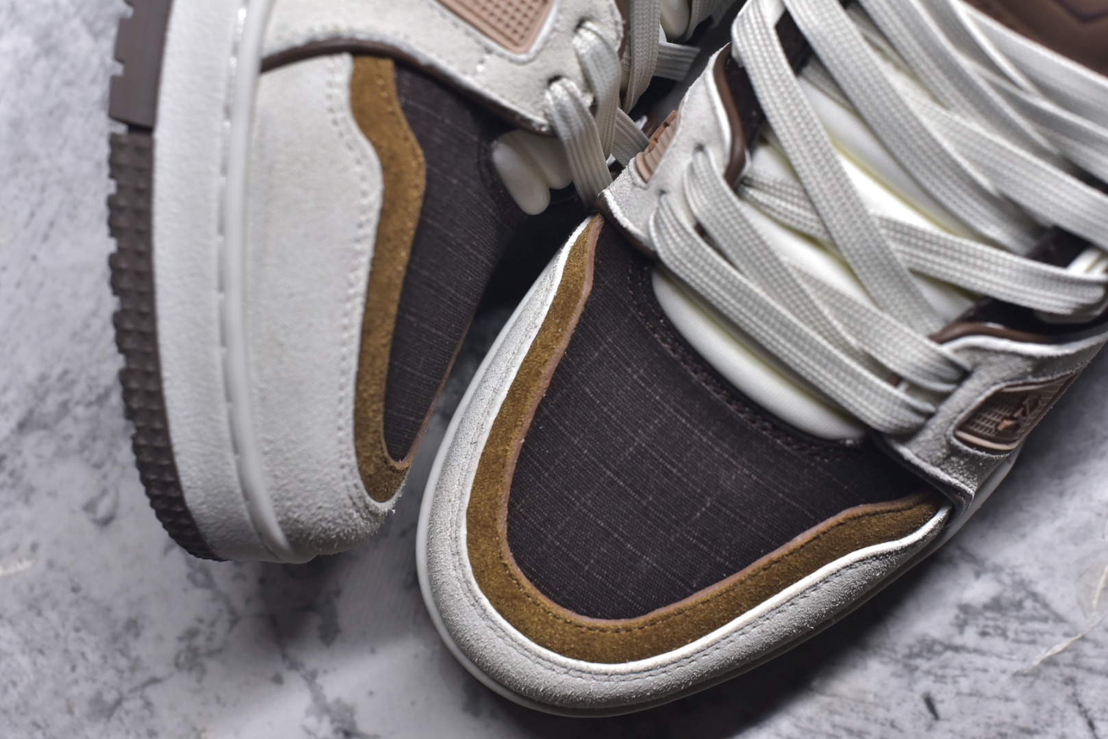 图片[8]-#AM-甄选 碾压市场7××版本 独家𝑻𝒓𝒂𝒊𝒏𝒆𝒓 现货入库💪🏻 救市品质 走量拉新神器 独家高定版最强平替 价格优势碾压市场 救市批次 高端零售 外贸专供 原版购入开发 正确空胶工艺 ZP级全套包装 完美楦型 正确卡色 大底TPU 质感媲美原版 细节与原版一致 注意区分市面通货 比肩高定 尺码：35-46-选品中心