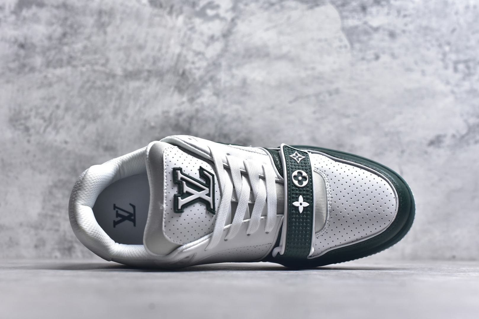 图片[4]-#AM-甄选 碾压市场7××版本 独家𝑻𝒓𝒂𝒊𝒏𝒆𝒓 现货入库💪🏻 救市品质 走量拉新神器 独家高定版最强平替 价格优势碾压市场 救市批次 高端零售 外贸专供 原版购入开发 正确空胶工艺 ZP级全套包装 完美楦型 正确卡色 大底TPU 质感媲美原版 细节与原版一致 注意区分市面通货 比肩高定 尺码：39-46-选品中心