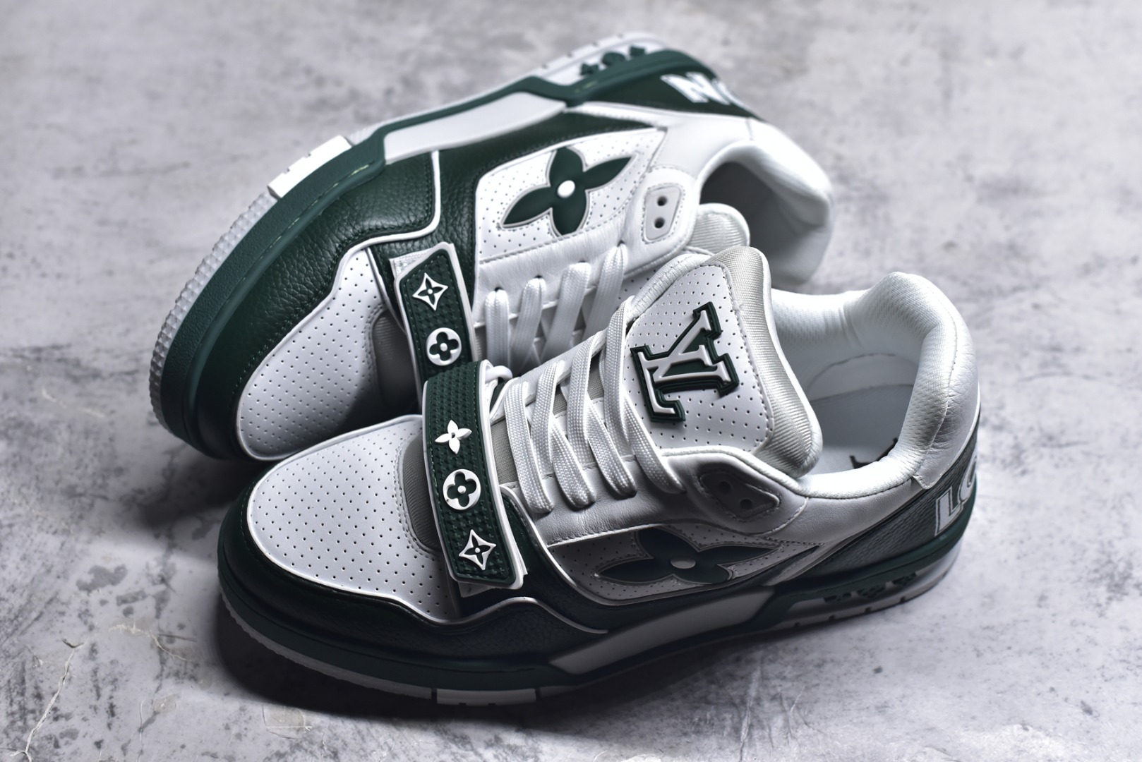 图片[7]-#AM-甄选 碾压市场7××版本 独家𝑻𝒓𝒂𝒊𝒏𝒆𝒓 现货入库💪🏻 救市品质 走量拉新神器 独家高定版最强平替 价格优势碾压市场 救市批次 高端零售 外贸专供 原版购入开发 正确空胶工艺 ZP级全套包装 完美楦型 正确卡色 大底TPU 质感媲美原版 细节与原版一致 注意区分市面通货 比肩高定 尺码：39-46-选品中心